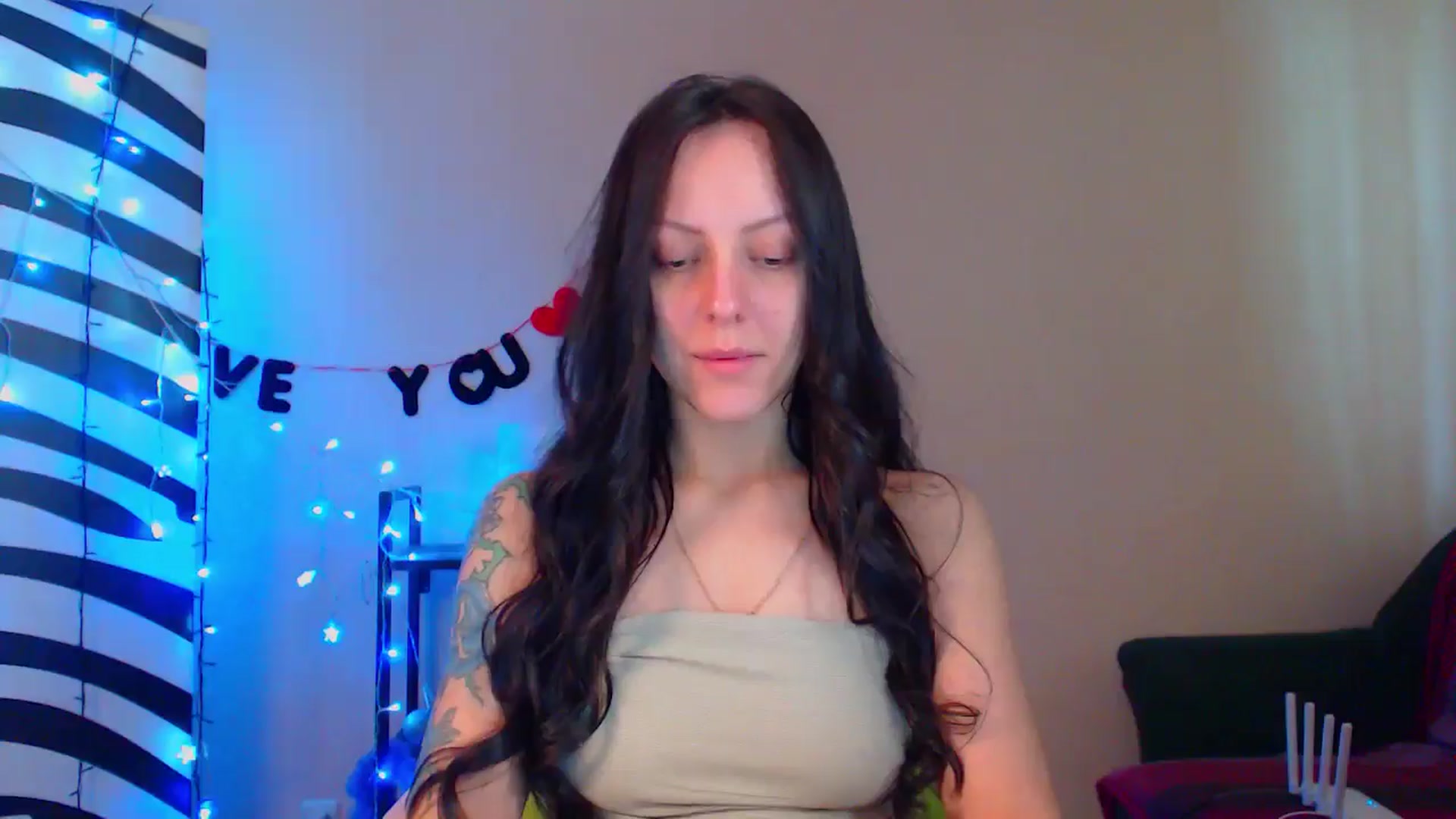 Gallery image thumbnail from Cos_Sexy's myfreecams stream on, 05/13/2024, 10:25 image 9 of 20