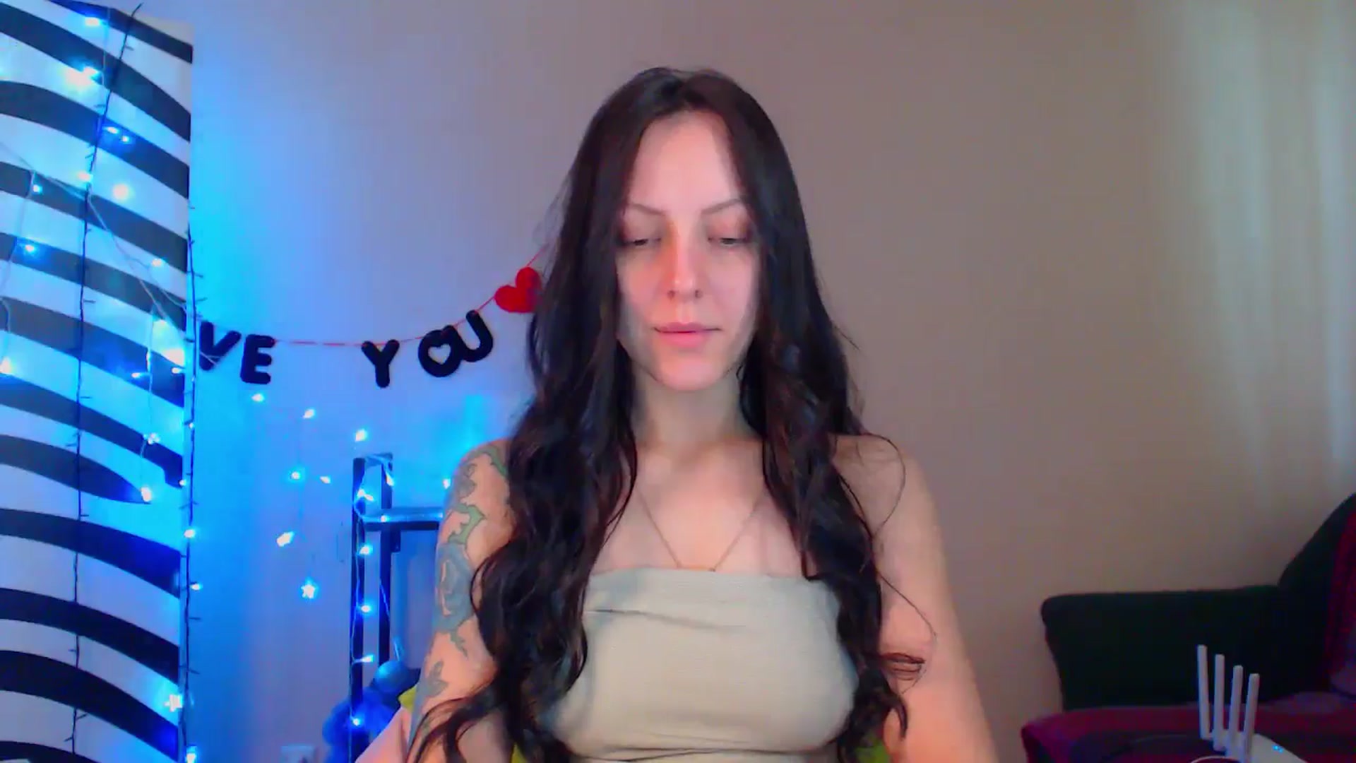 Gallery image thumbnail from Cos_Sexy's myfreecams stream on, 05/13/2024, 10:25 image 10 of 20