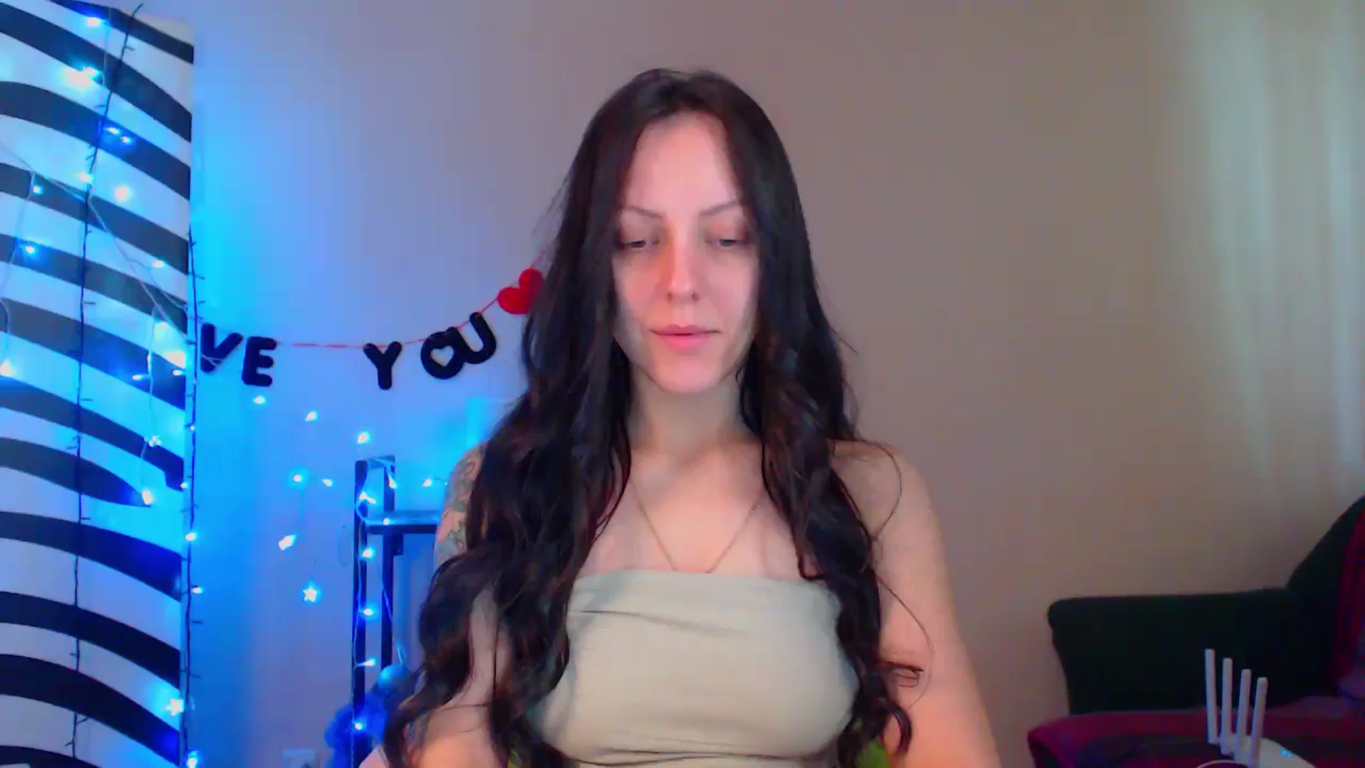 Gallery image thumbnail from Cos_Sexy's myfreecams stream on, 05/13/2024, 10:25 image 6 of 20
