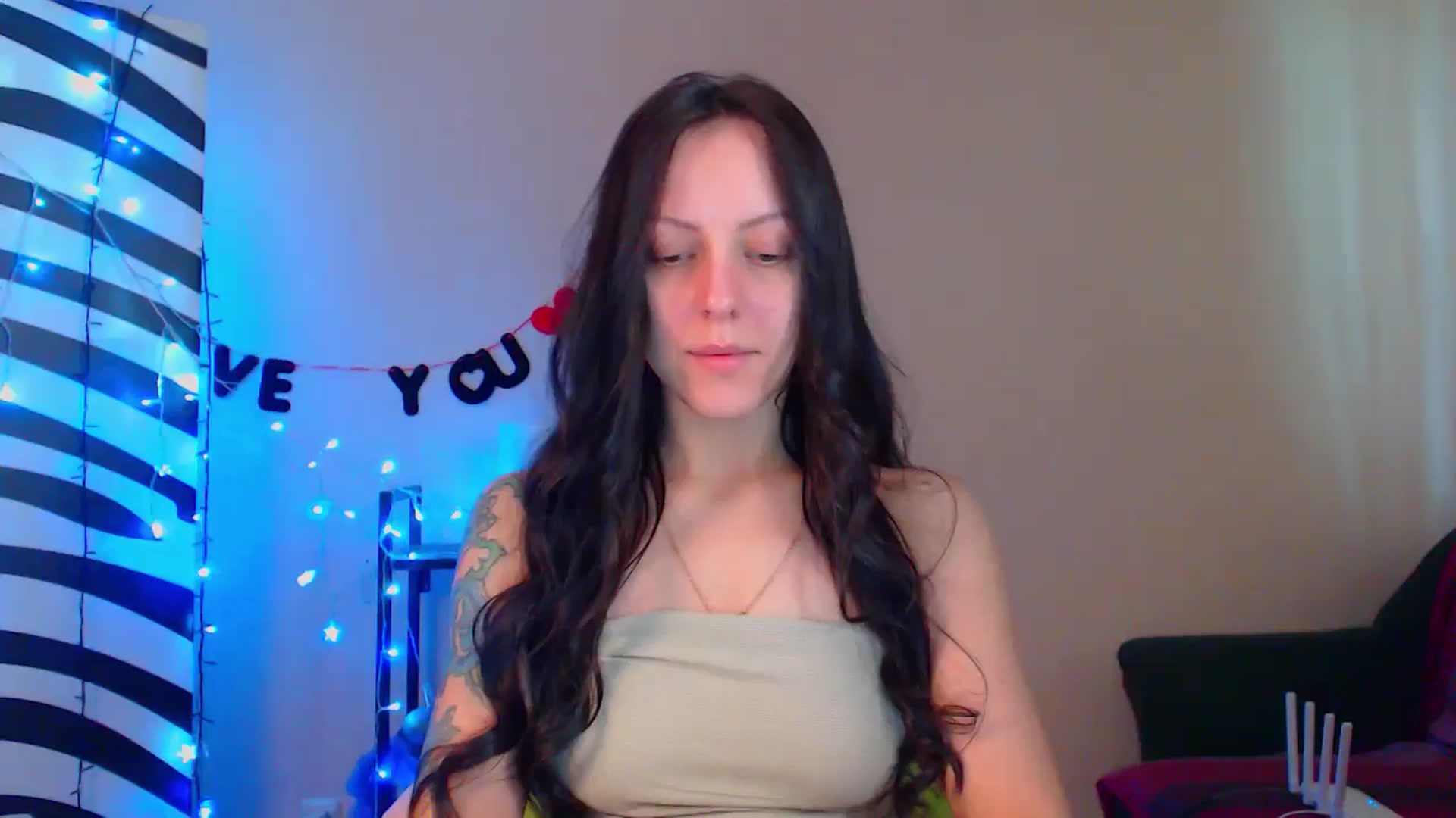 Gallery image thumbnail from Cos_Sexy's myfreecams stream on, 05/13/2024, 10:25 image 8 of 20