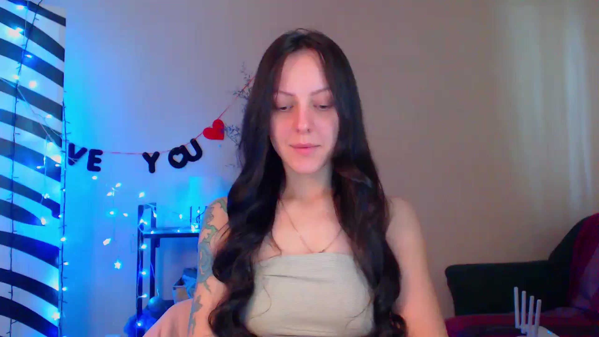 Gallery image thumbnail from Cos_Sexy's myfreecams stream on, 05/13/2024, 10:25 image 19 of 20