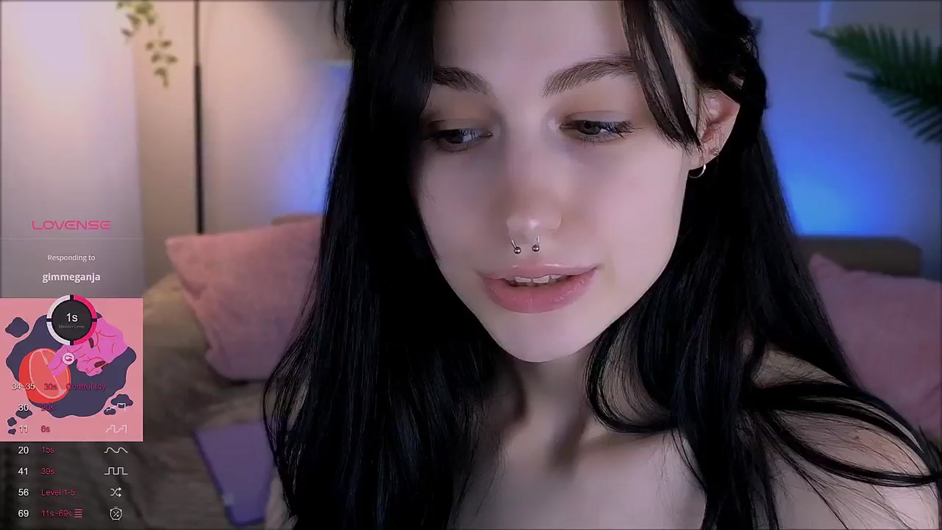 Gallery image thumbnail from CosmicFaye's myfreecams stream on, 08/07/2024, 11:52 image 2 of 20