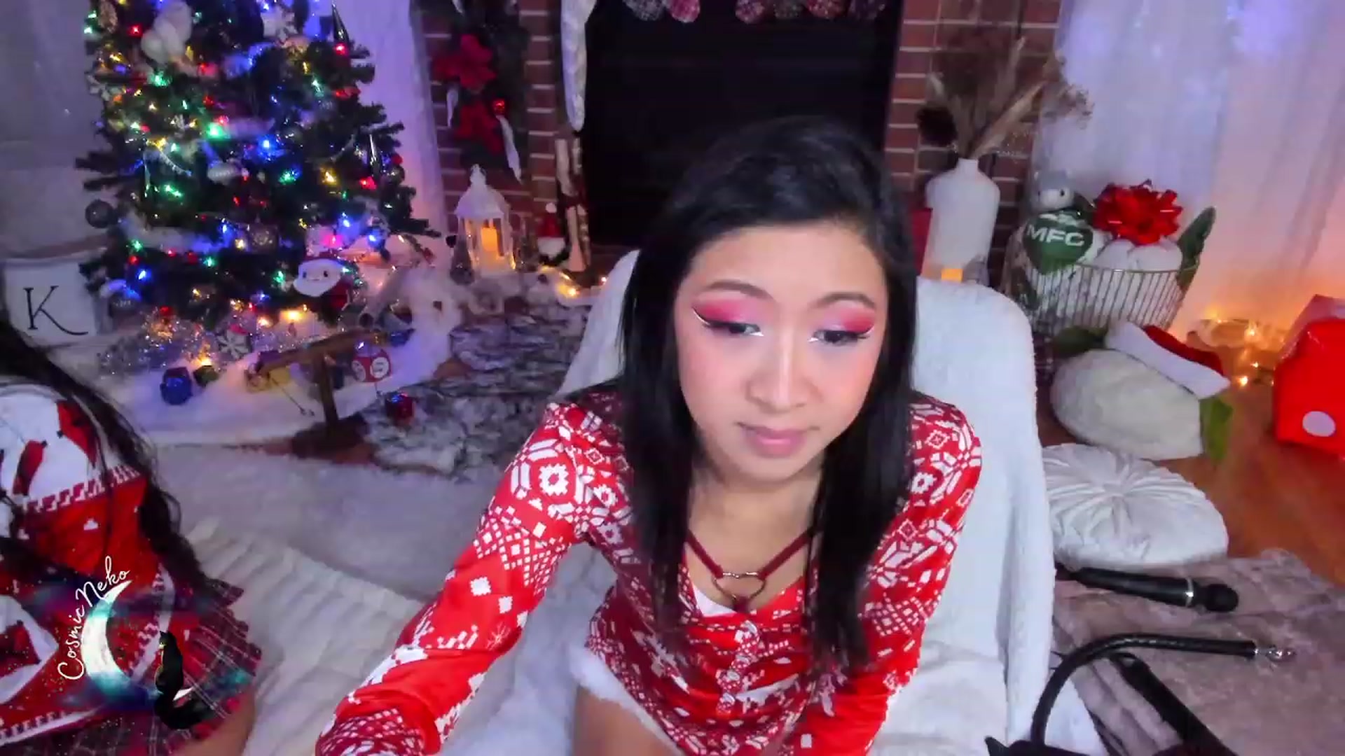 Gallery image thumbnail from CosmicNeko's myfreecams stream on, 12/15/2022, 03:00 image 9 of 20