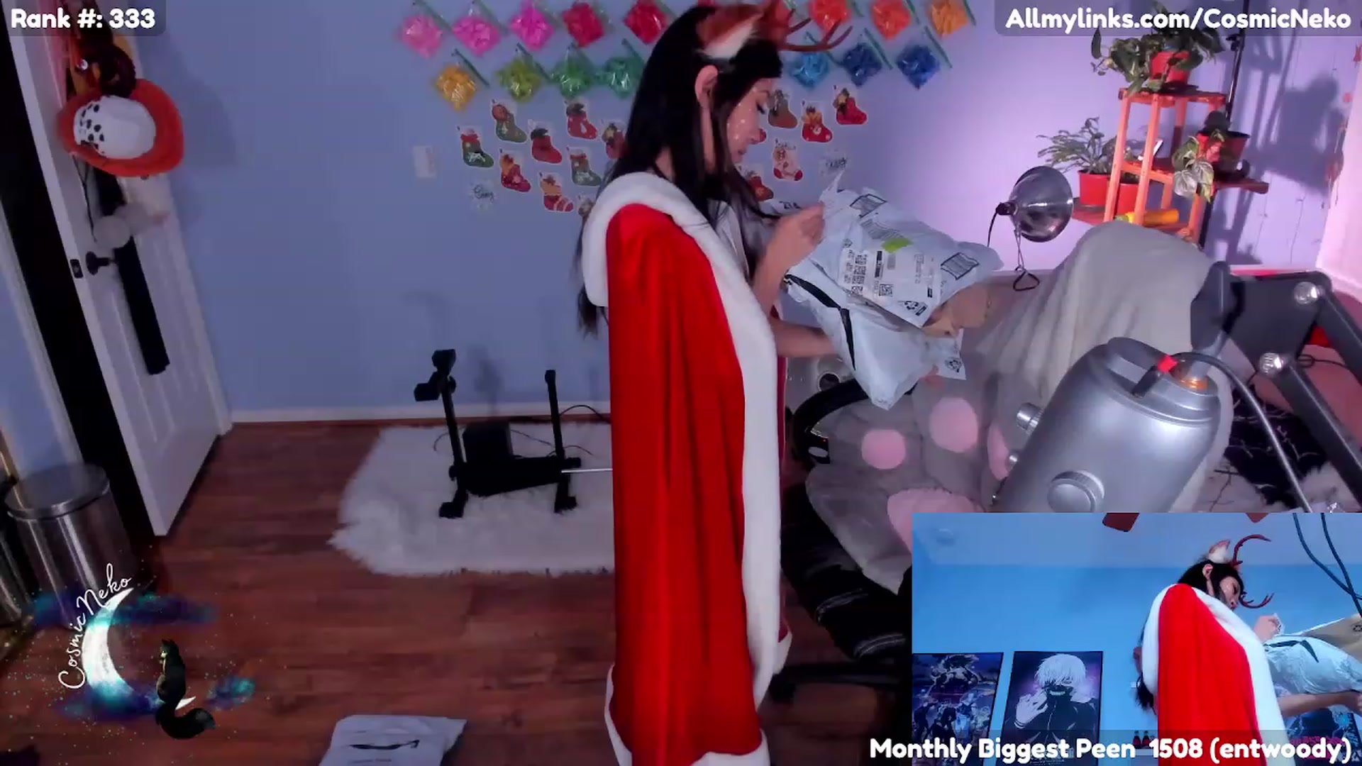 Gallery image thumbnail from CosmicNeko's myfreecams stream on, 12/18/2022, 06:56 image 16 of 20