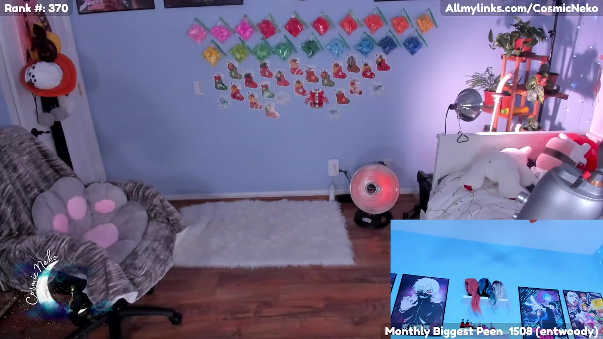 Gallery image thumbnail from CosmicNeko's myfreecams stream on, 12/21/2022, 06:36 image 12 of 20