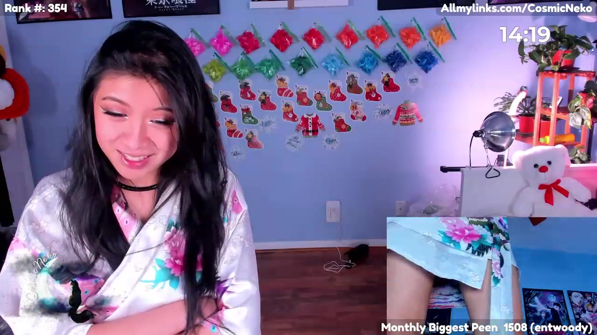 Gallery image thumbnail from CosmicNeko's myfreecams stream on, 12/24/2022, 06:45 image 19 of 20