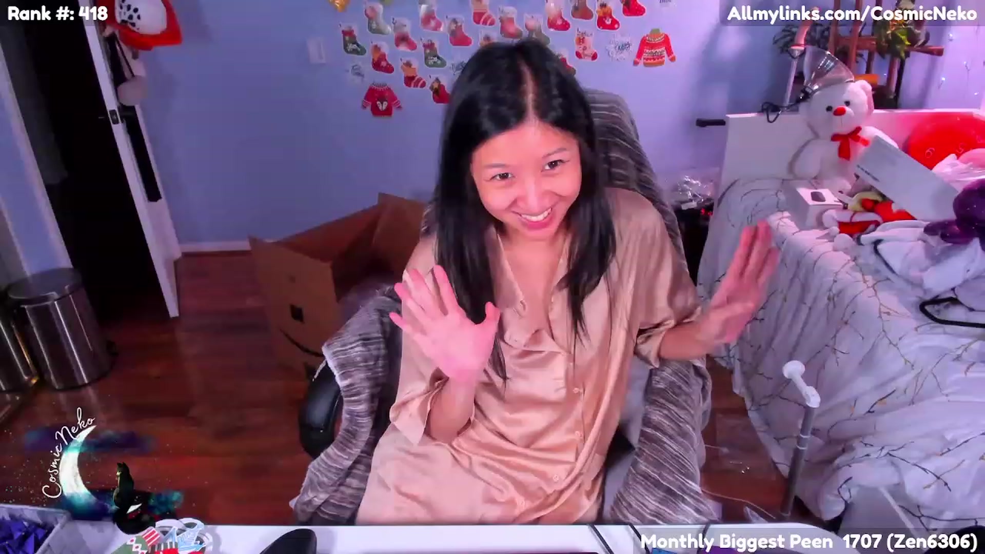 Gallery image thumbnail from CosmicNeko's myfreecams stream on, 12/31/2022, 03:38 image 13 of 20