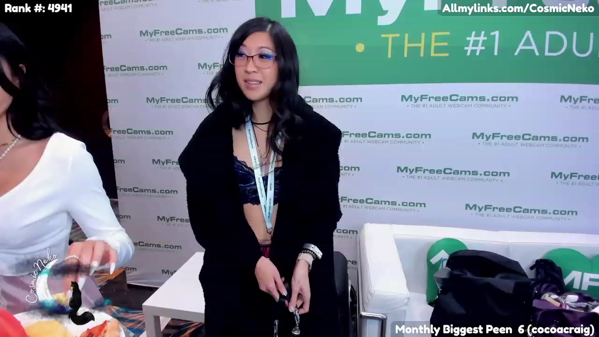 Gallery image thumbnail from CosmicNeko's myfreecams stream on, 01/05/2023, 21:37 image 7 of 20