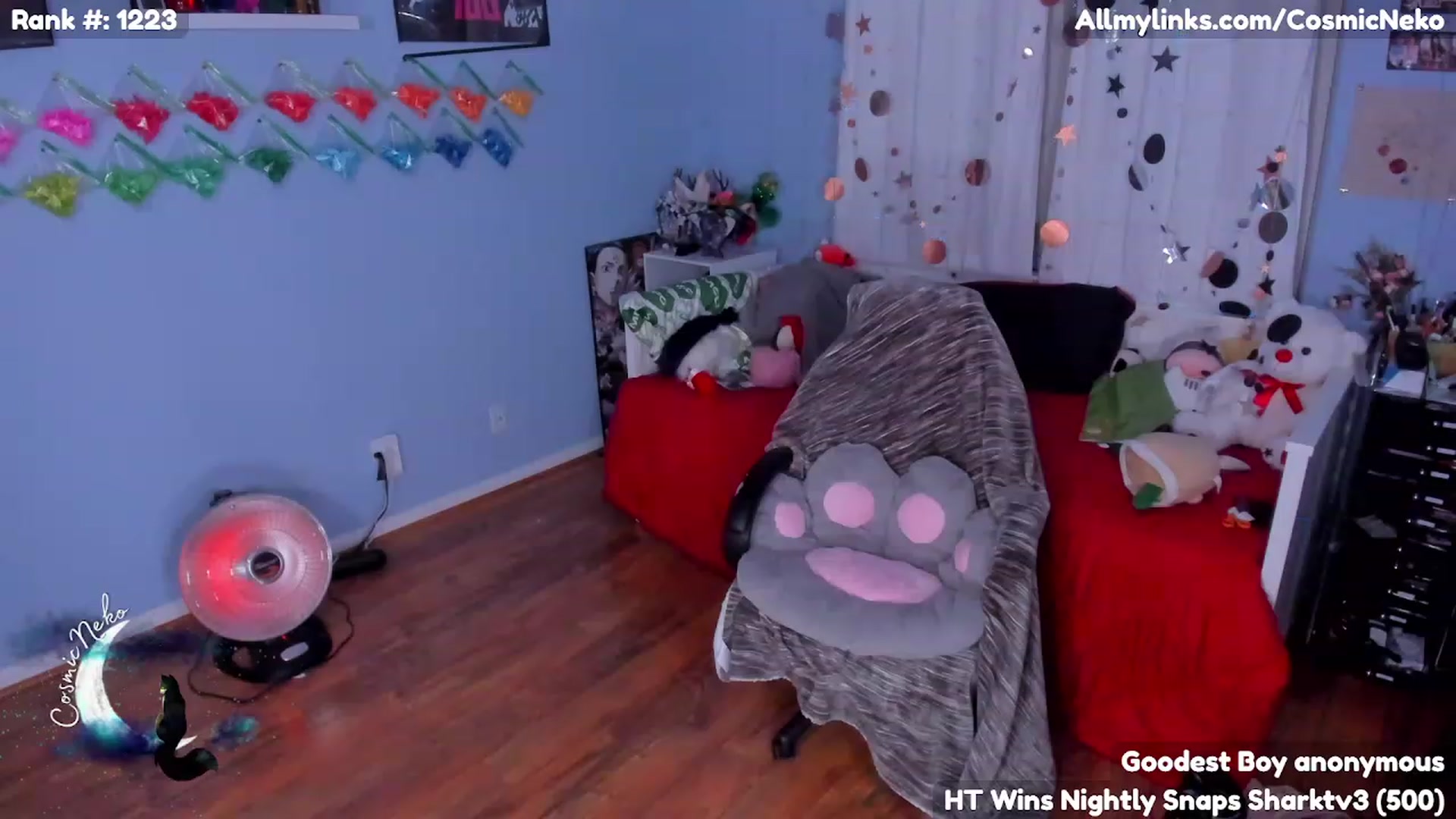 Gallery image thumbnail from CosmicNeko's myfreecams stream on, 03/25/2023, 06:15 image 10 of 20