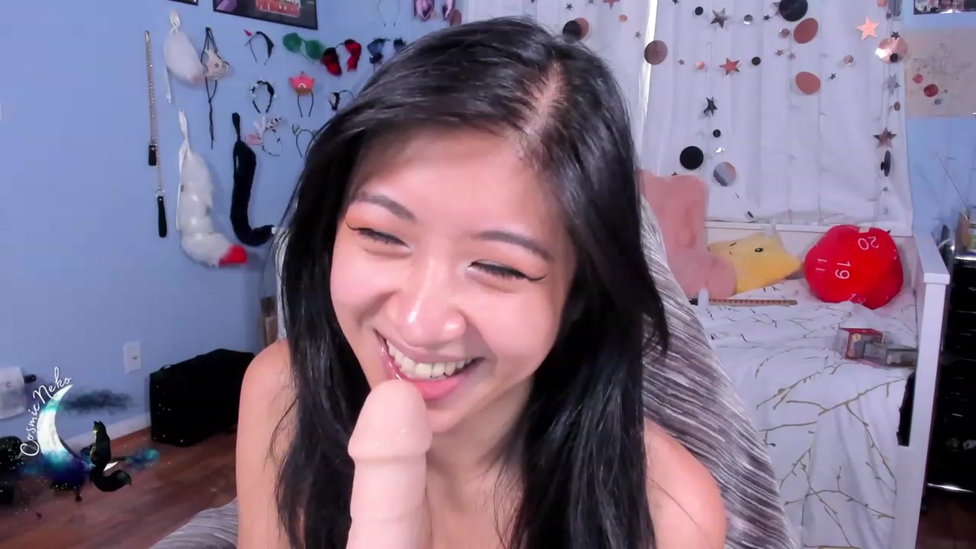 Gallery image thumbnail from CosmicNeko's myfreecams stream on, 08/11/2023, 20:51 image 16 of 20