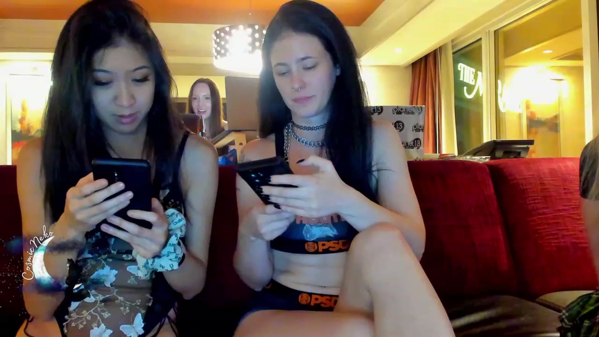 Gallery image thumbnail from CosmicNeko's myfreecams stream on, 10/09/2023, 04:59 image 15 of 20