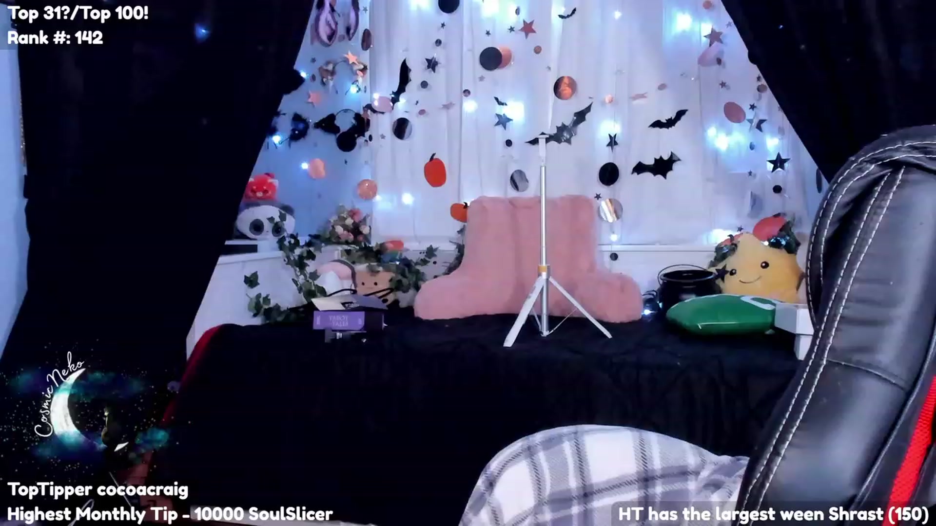 Gallery image thumbnail from CosmicNeko's myfreecams stream on, 10/17/2023, 23:05 image 17 of 20