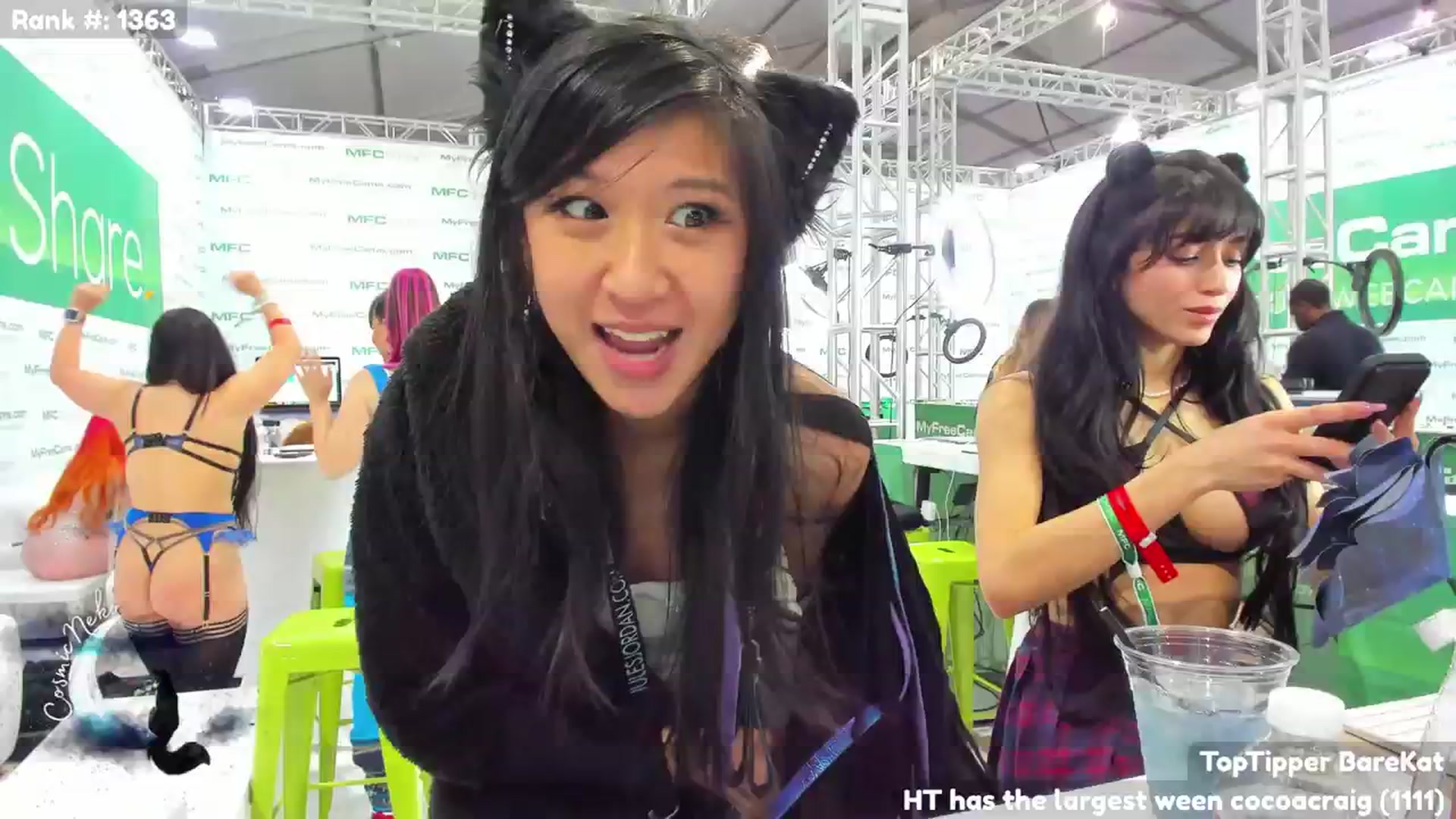Gallery image thumbnail from CosmicNeko's myfreecams stream on, 01/25/2024, 03:44 image 16 of 20