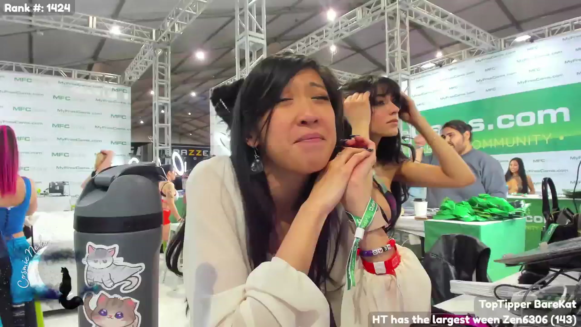 Gallery image thumbnail from CosmicNeko's myfreecams stream on, 01/25/2024, 03:44 image 7 of 20