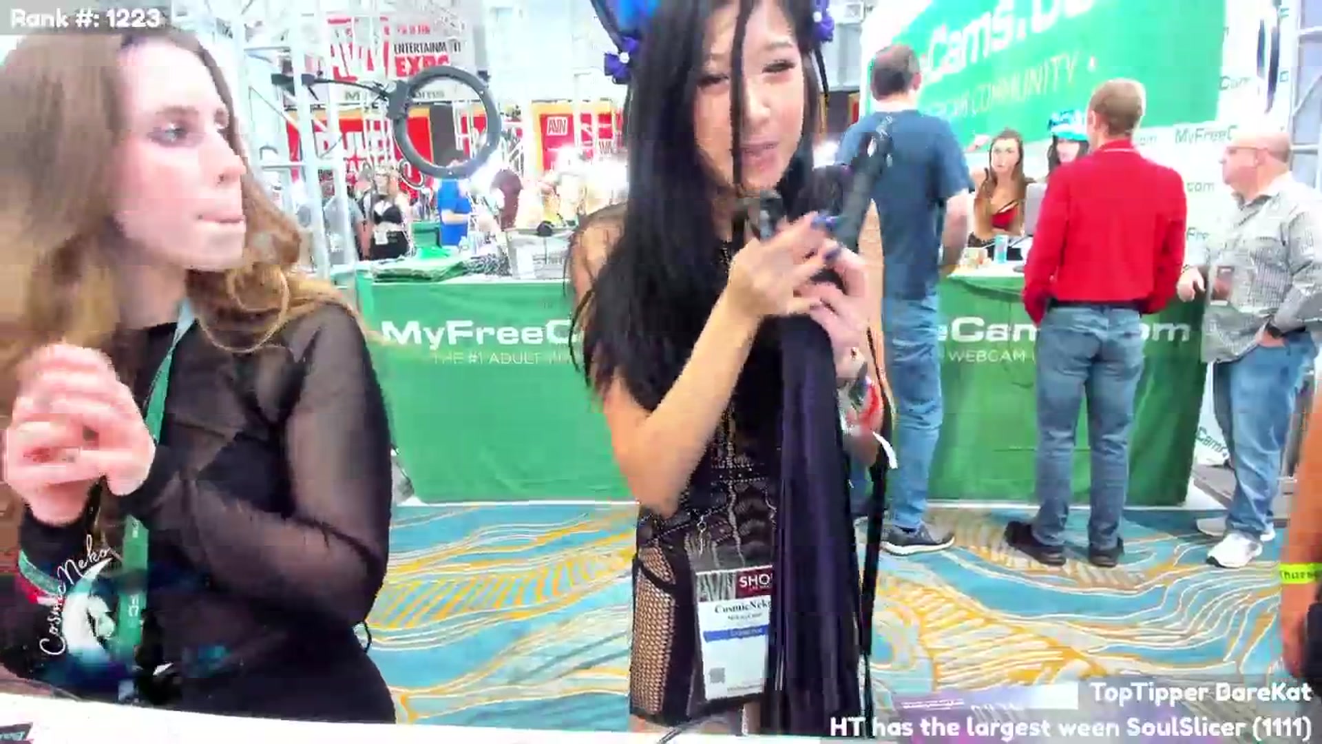 Gallery image thumbnail from CosmicNeko's myfreecams stream on, 01/25/2024, 22:20 image 14 of 20