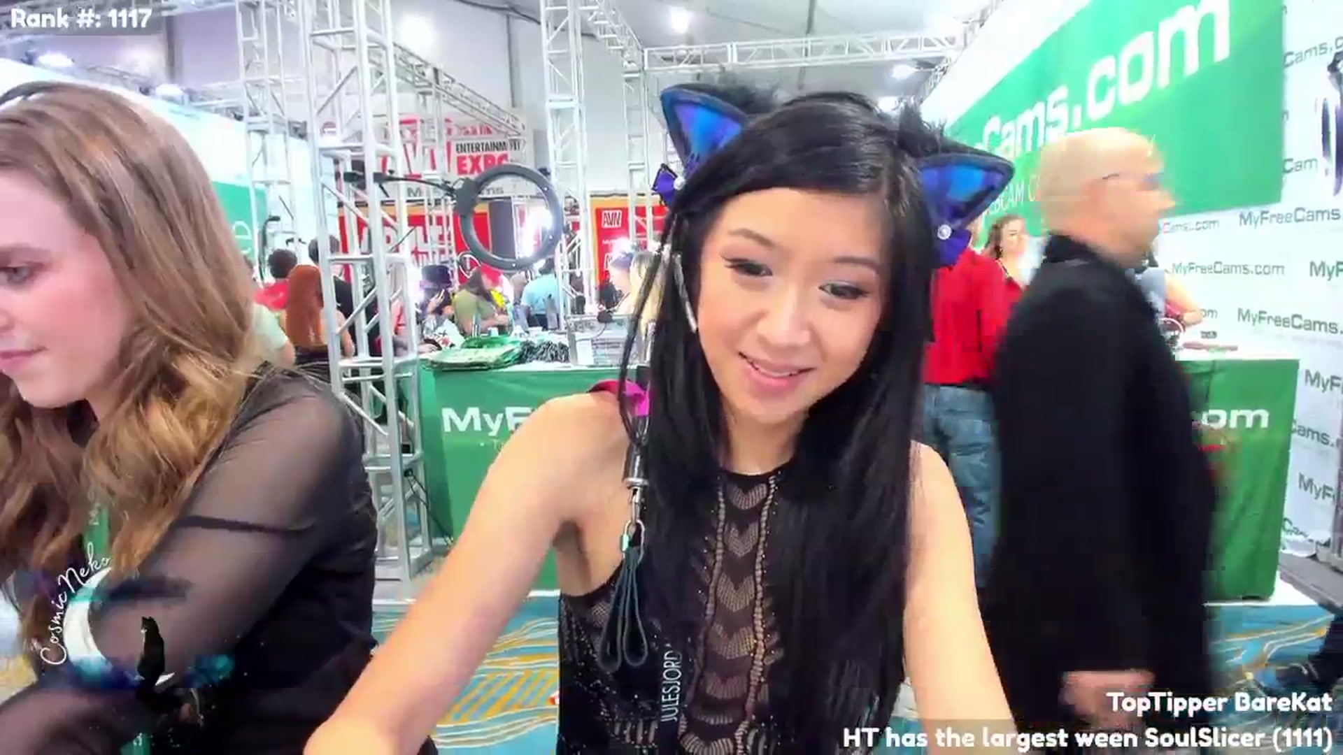 Gallery image thumbnail from CosmicNeko's myfreecams stream on, 01/26/2024, 01:09 image 11 of 20