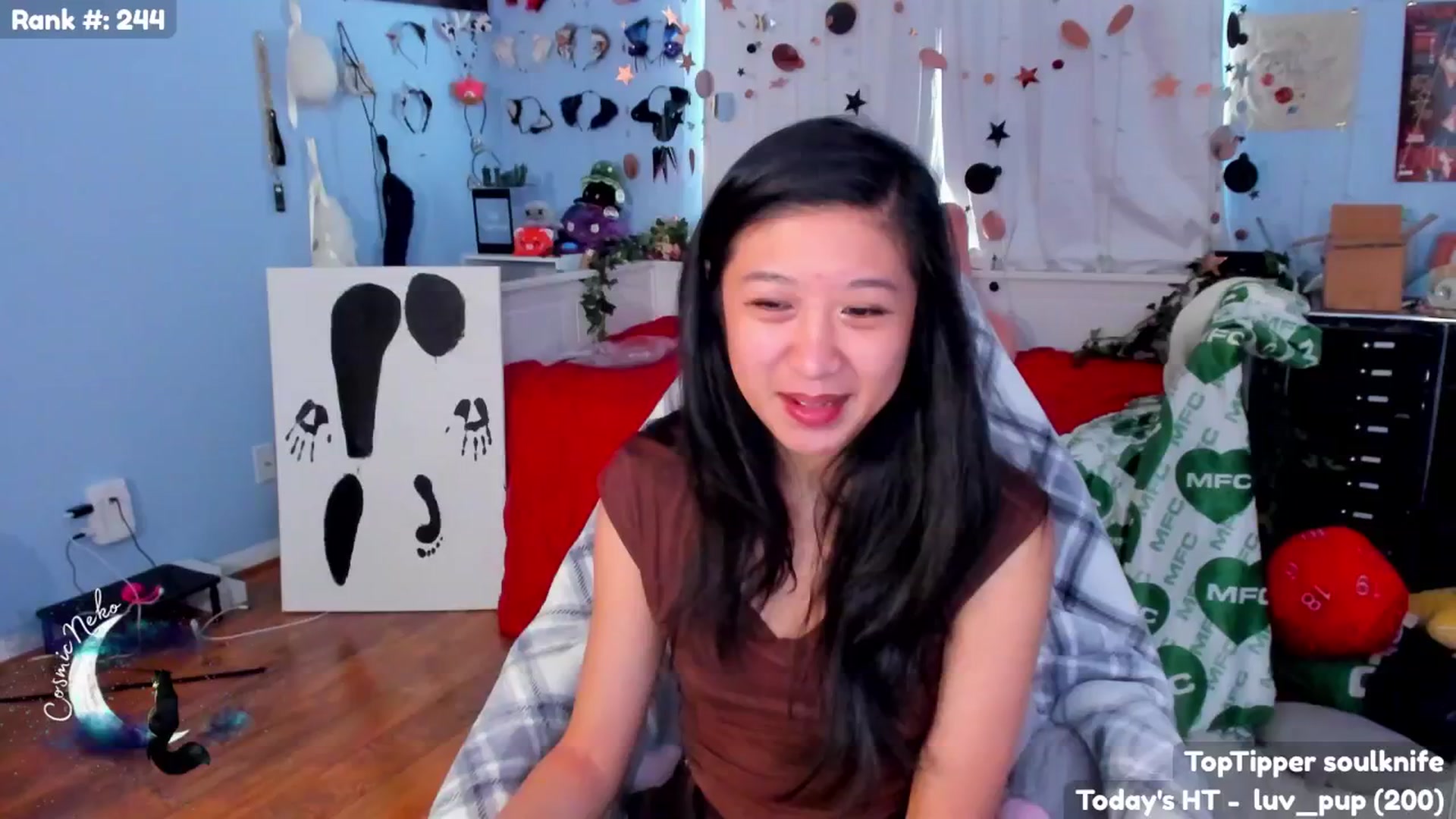 Gallery image thumbnail from CosmicNeko's myfreecams stream on, 07/02/2025, 17:45 image 7 of 20