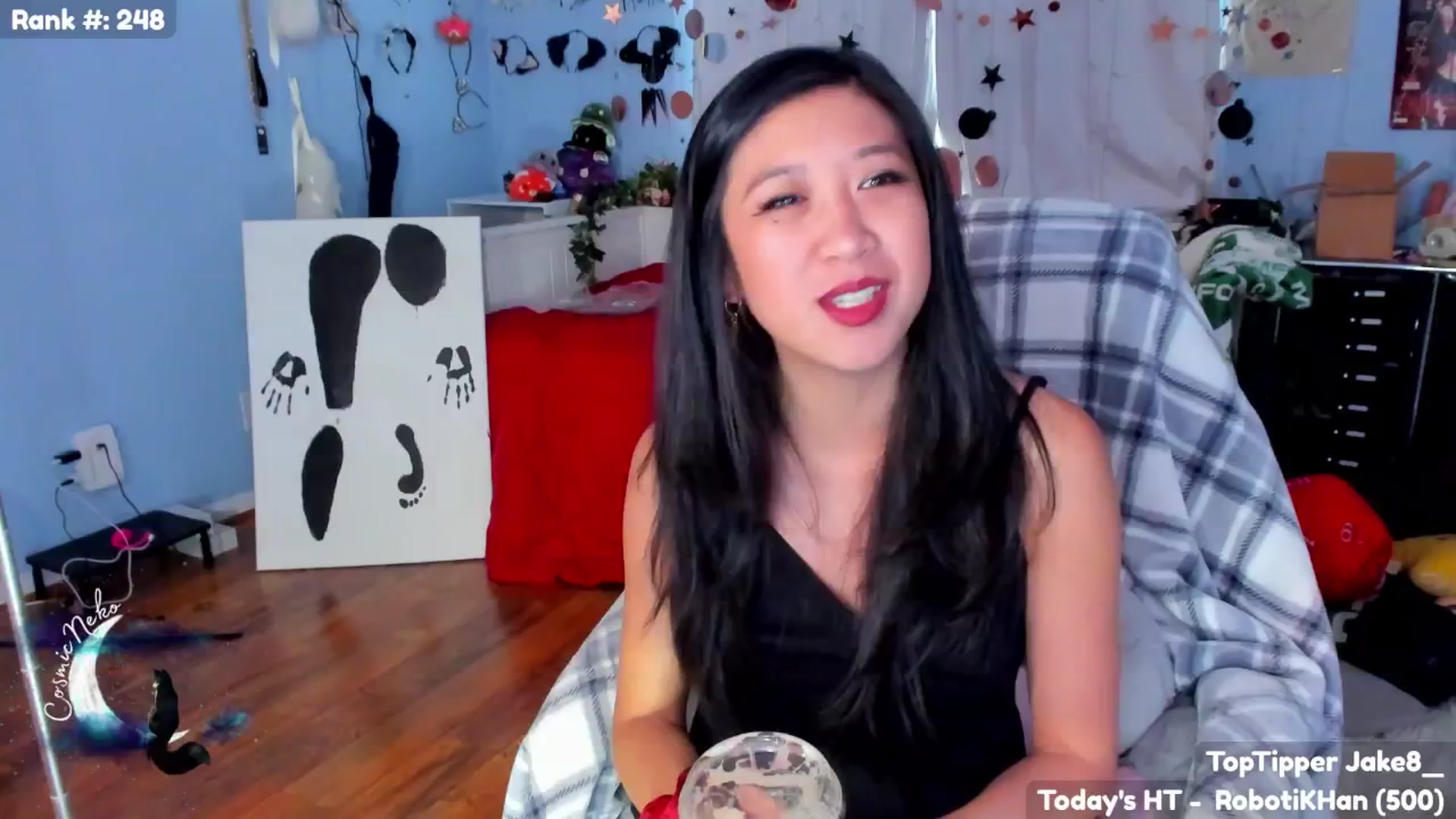 Gallery image thumbnail from CosmicNeko's myfreecams stream on, 07/03/2025, 22:50 image 5 of 20