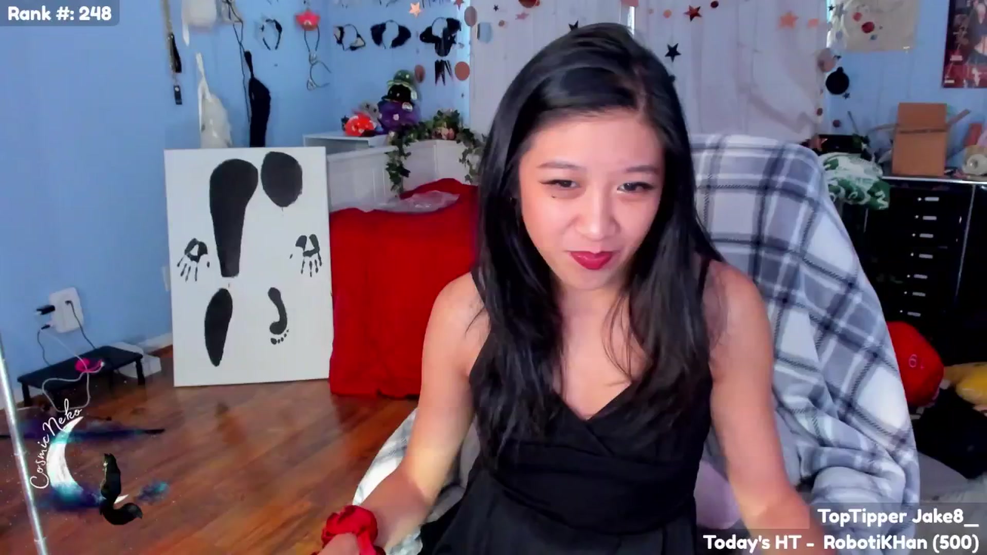 Gallery image thumbnail from CosmicNeko's myfreecams stream on, 07/03/2025, 22:50 image 10 of 20