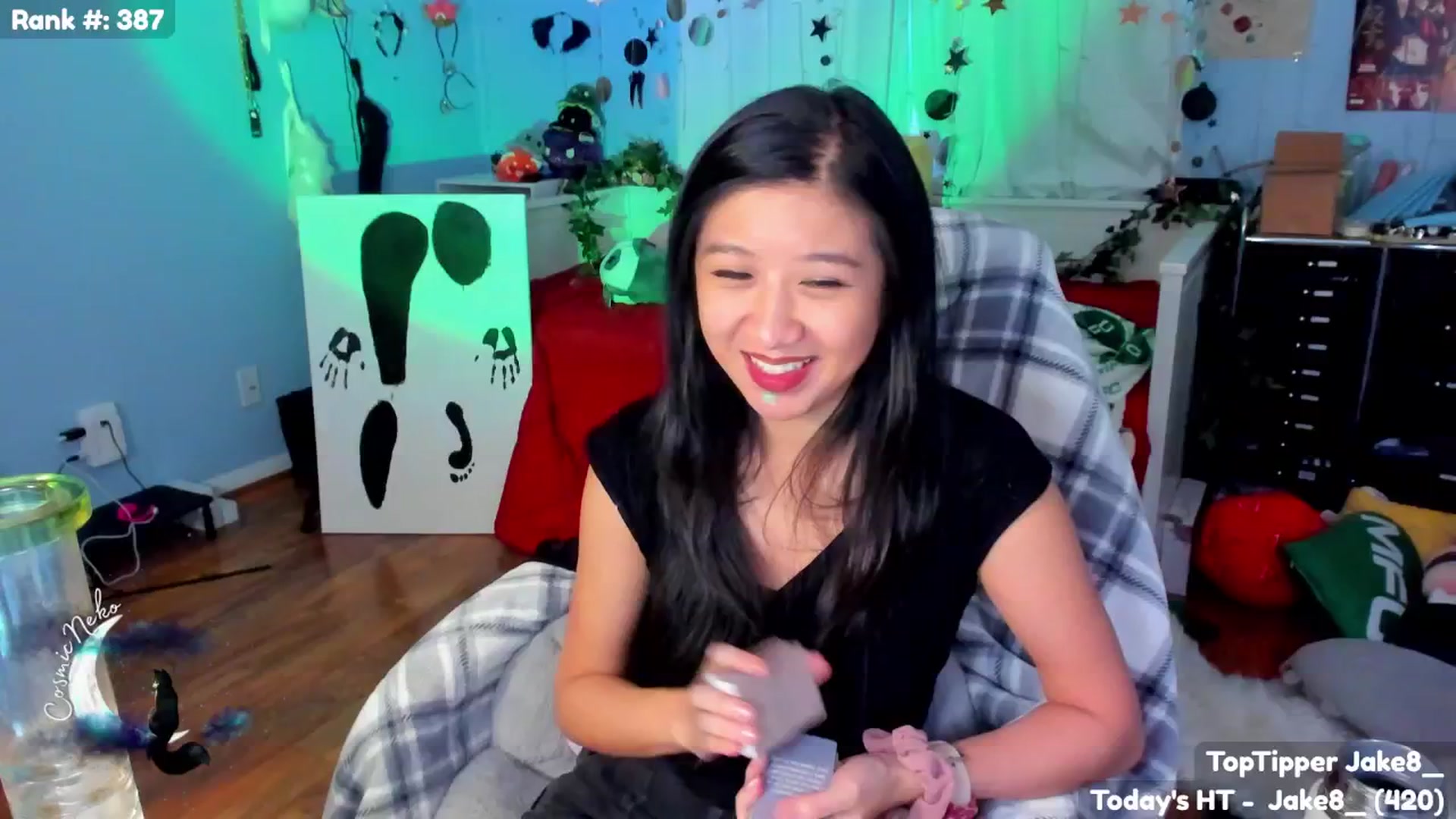 Gallery image thumbnail from CosmicNeko's myfreecams stream on, 07/18/2025, 24:55 image 9 of 20