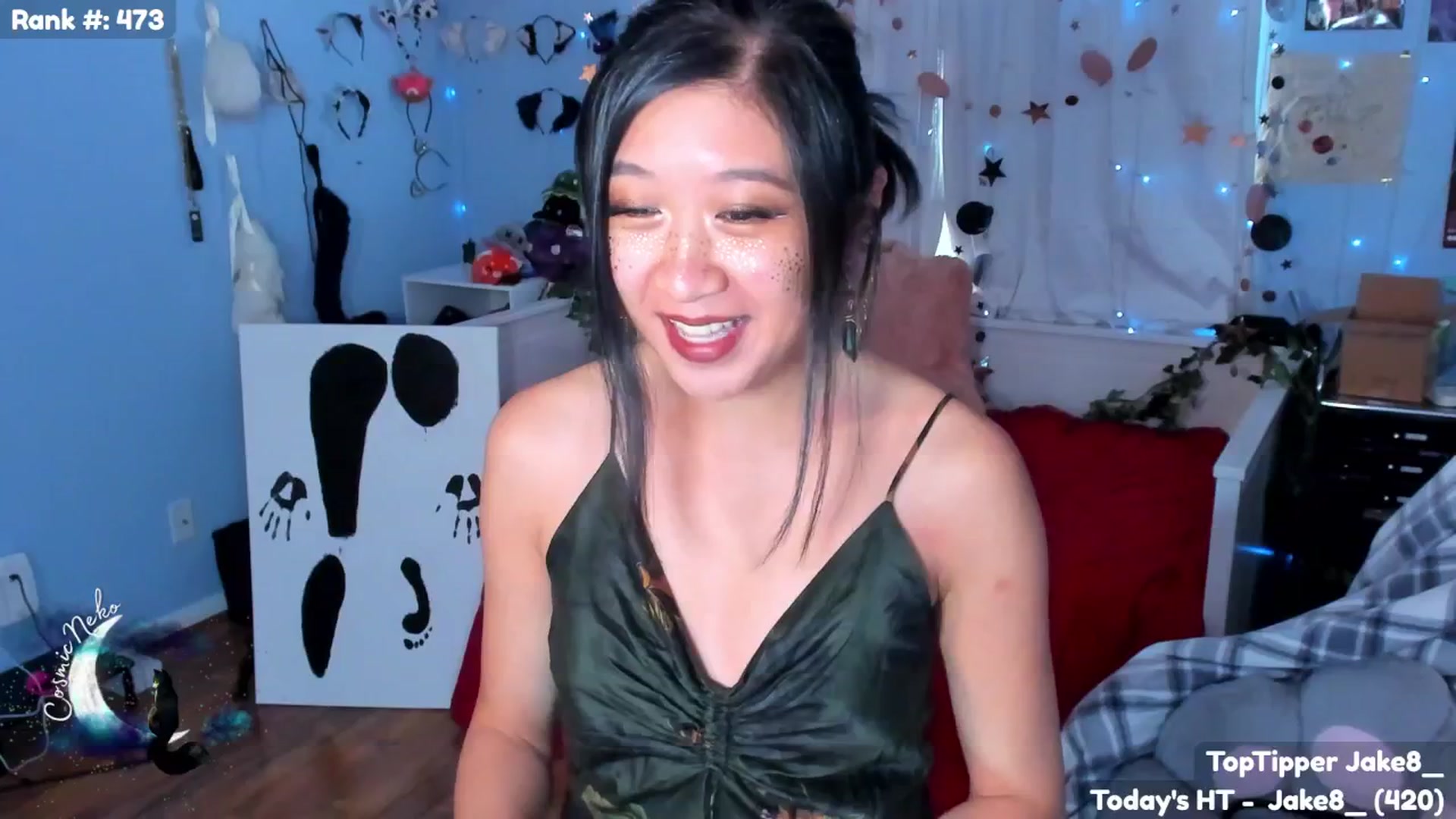 Gallery image thumbnail from CosmicNeko's myfreecams stream on, 07/26/2025, 01:33 image 9 of 20