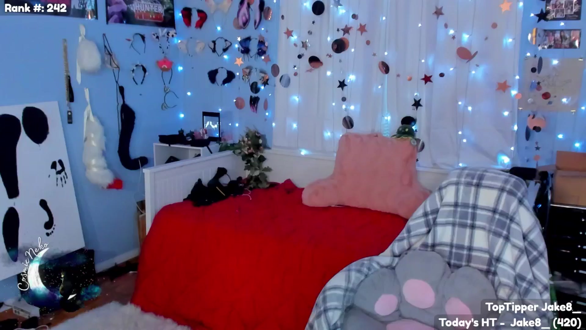 Gallery image thumbnail from CosmicNeko's myfreecams stream on, 10/16/2025, 24:39 image 14 of 20