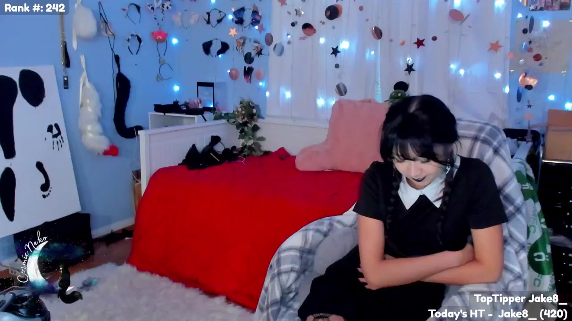 Gallery image thumbnail from CosmicNeko's myfreecams stream on, 10/16/2025, 24:39 image 17 of 20