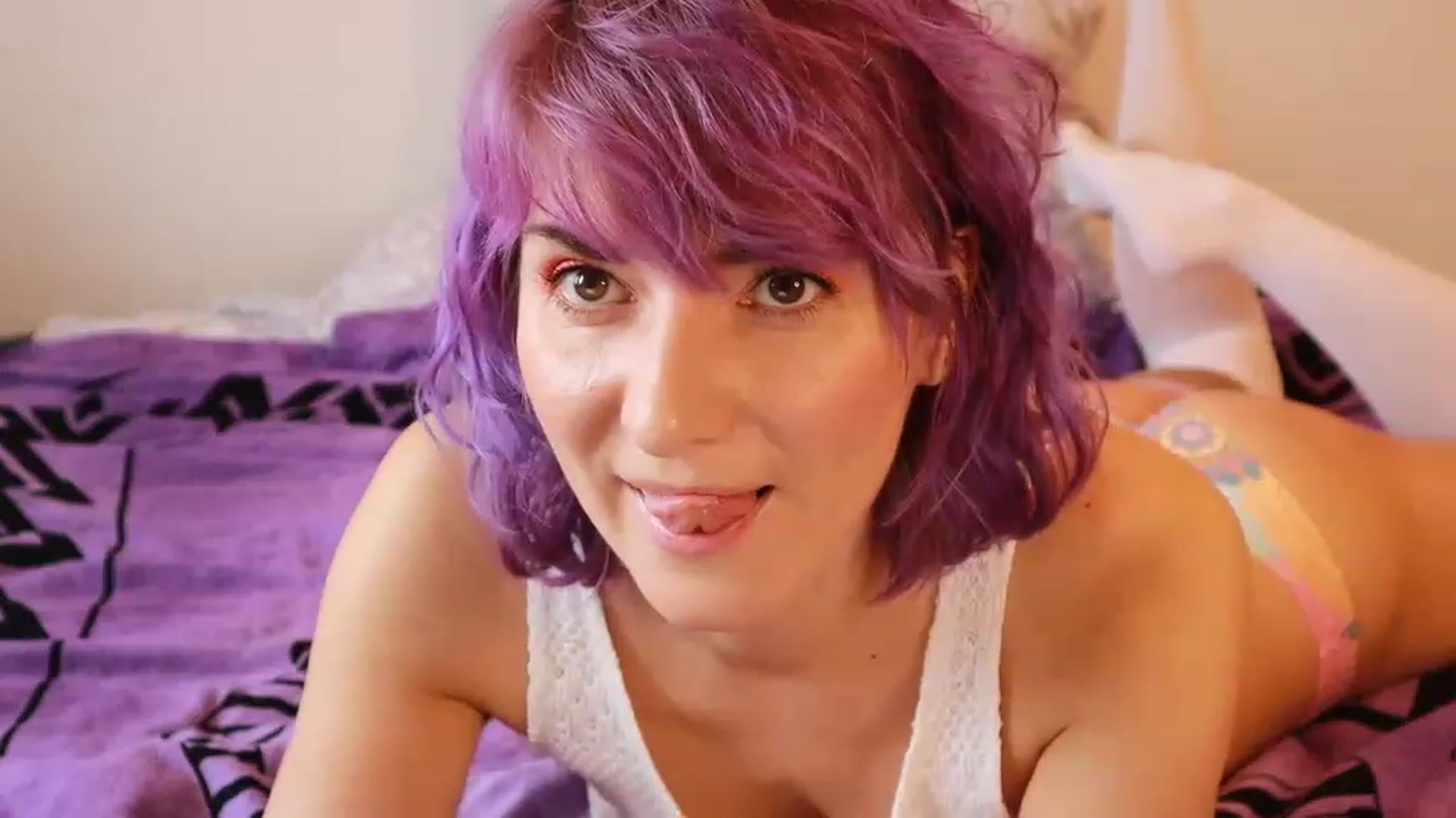 Gallery image thumbnail from CosmicSunrise's myfreecams stream on, 11/25/2022, 12:18 image 13 of 20