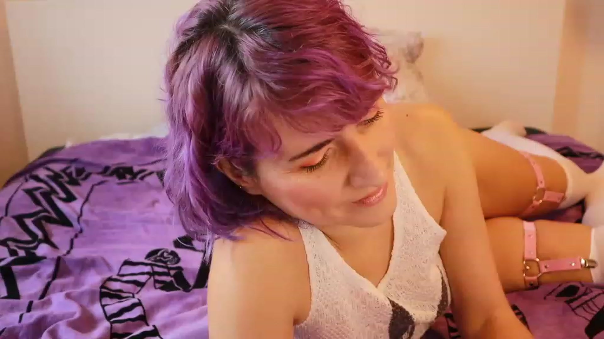 Gallery image thumbnail from CosmicSunrise's myfreecams stream on, 11/25/2022, 12:18 image 1 of 20