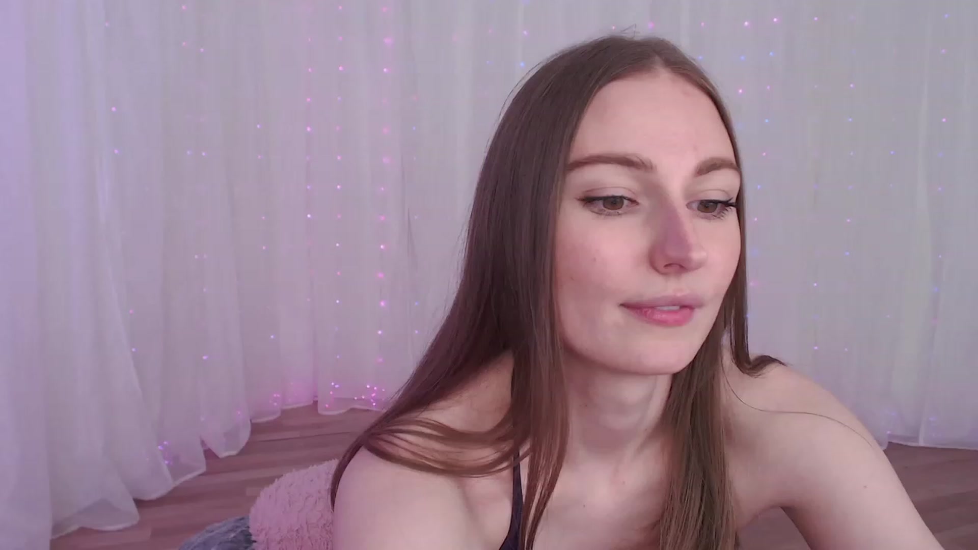 Gallery image thumbnail from Cosmo's myfreecams stream on, 03/12/2024, 07:09 image 17 of 20