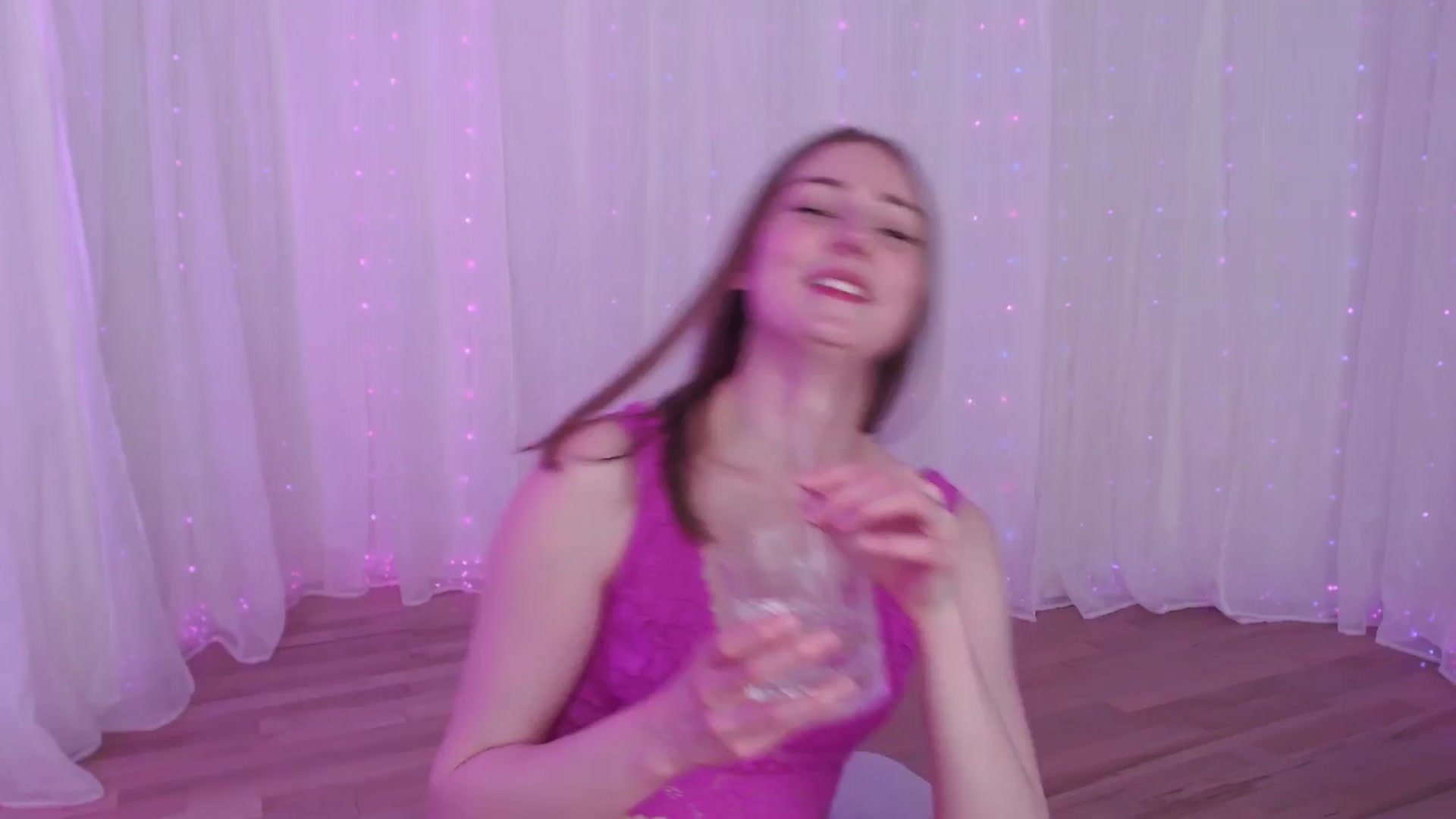 Gallery image thumbnail from Cosmo's myfreecams stream on, 03/31/2024, 24:15 image 10 of 20
