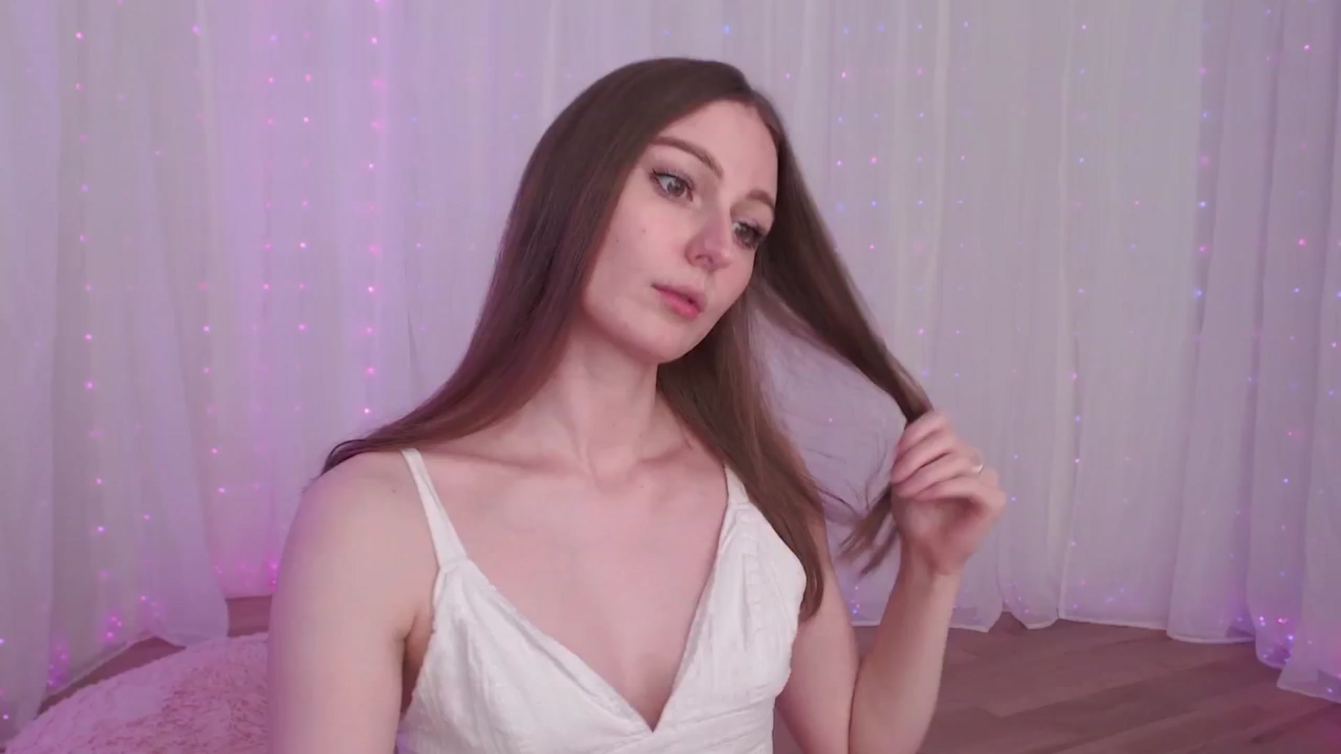 Gallery image thumbnail from Cosmo's myfreecams stream on, 05/31/2024, 23:02 image 2 of 20