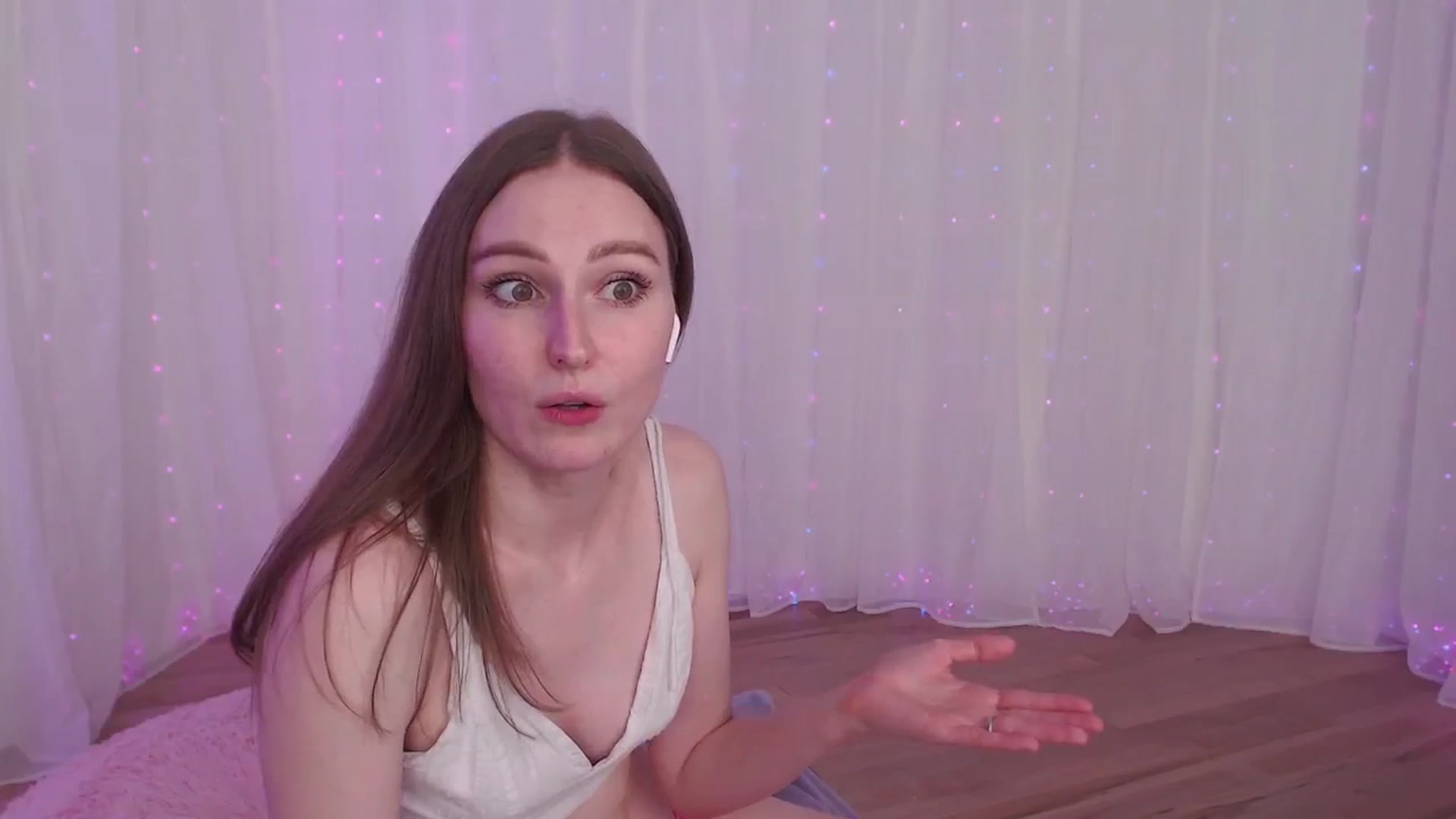 Gallery image thumbnail from Cosmo's myfreecams stream on, 06/01/2024, 02:30 image 19 of 20