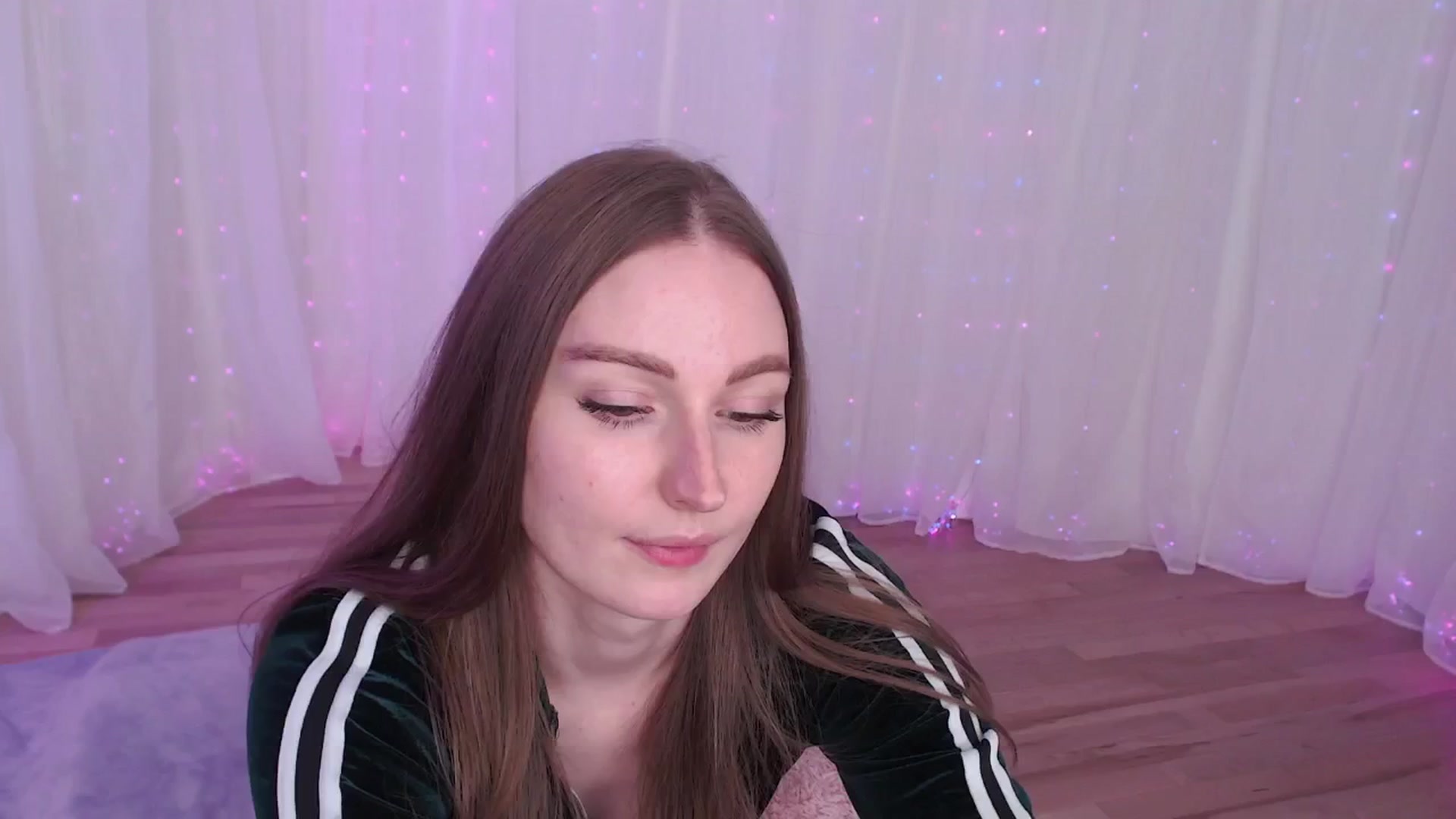 Gallery image thumbnail from Cosmo's myfreecams stream on, 06/11/2024, 03:37 image 19 of 20