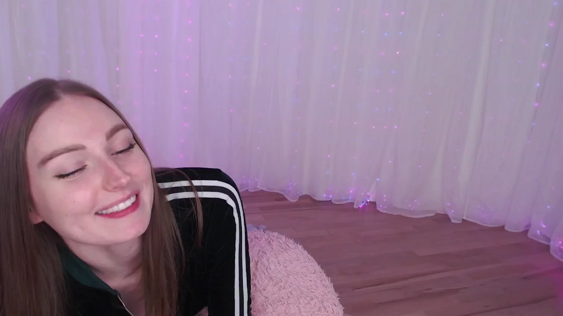 Gallery image thumbnail from Cosmo's myfreecams stream on, 06/11/2024, 03:37 image 12 of 20