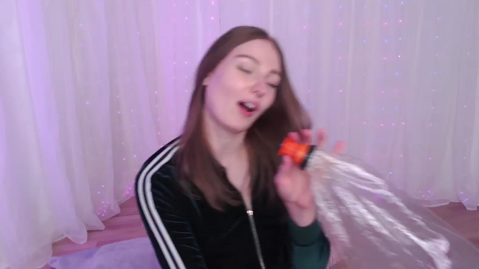 Gallery image thumbnail from Cosmo's myfreecams stream on, 06/11/2024, 04:43 image 3 of 20
