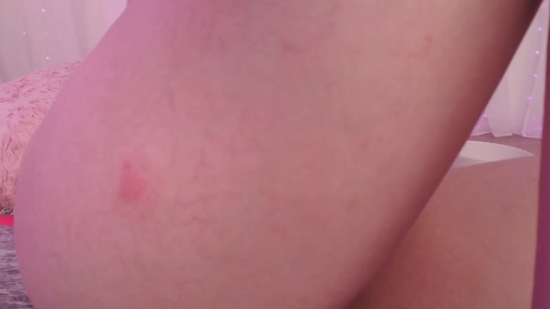 Gallery image thumbnail from Cosmo's myfreecams stream on, 08/03/2024, 01:00 image 16 of 20