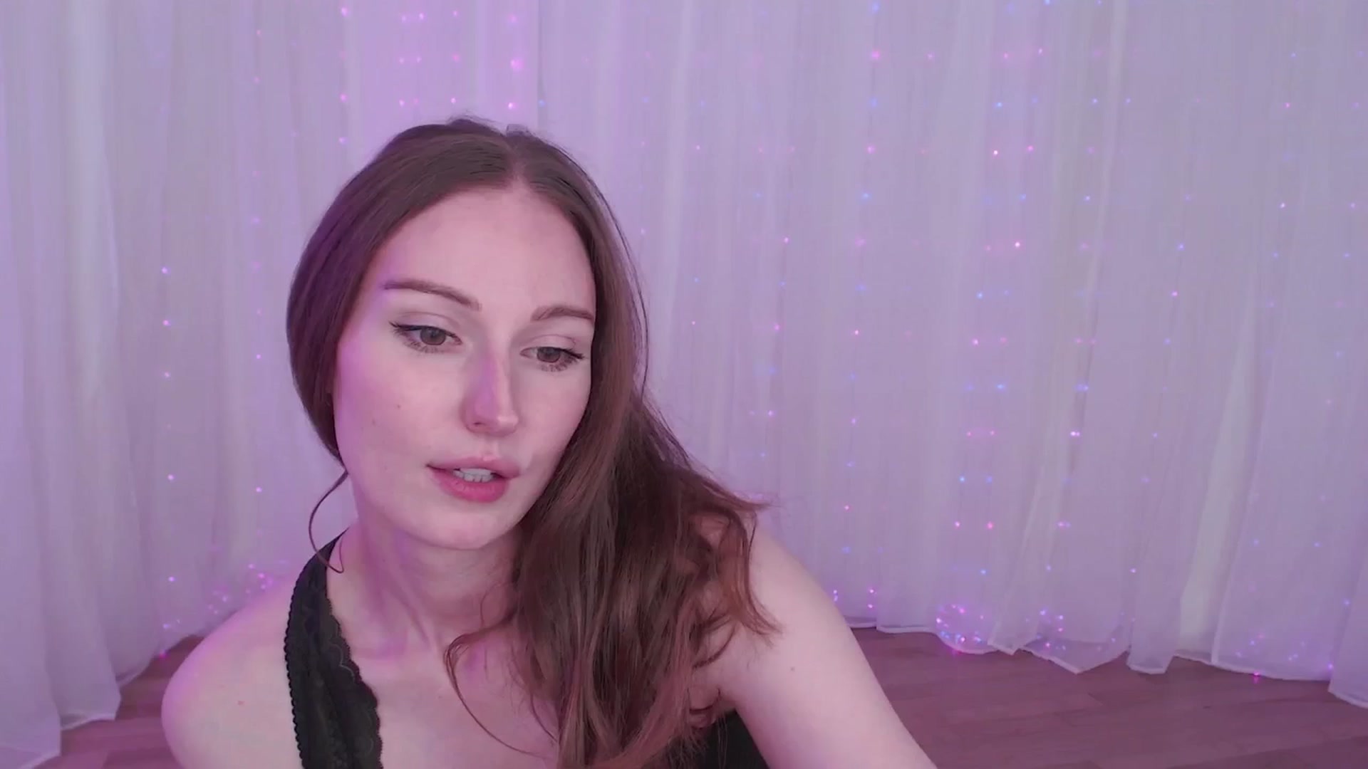 Gallery image thumbnail from Cosmo's myfreecams stream on, 09/16/2024, 05:37 image 17 of 20