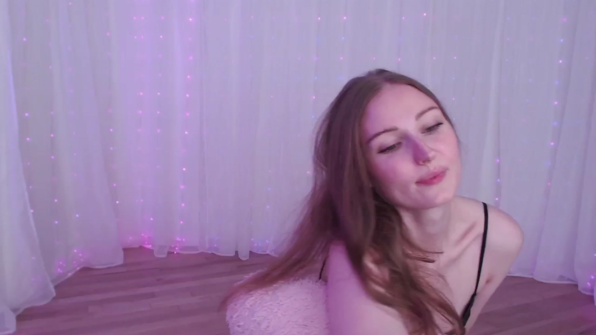 Gallery image thumbnail from Cosmo's myfreecams stream on, 09/29/2024, 01:06 image 3 of 20