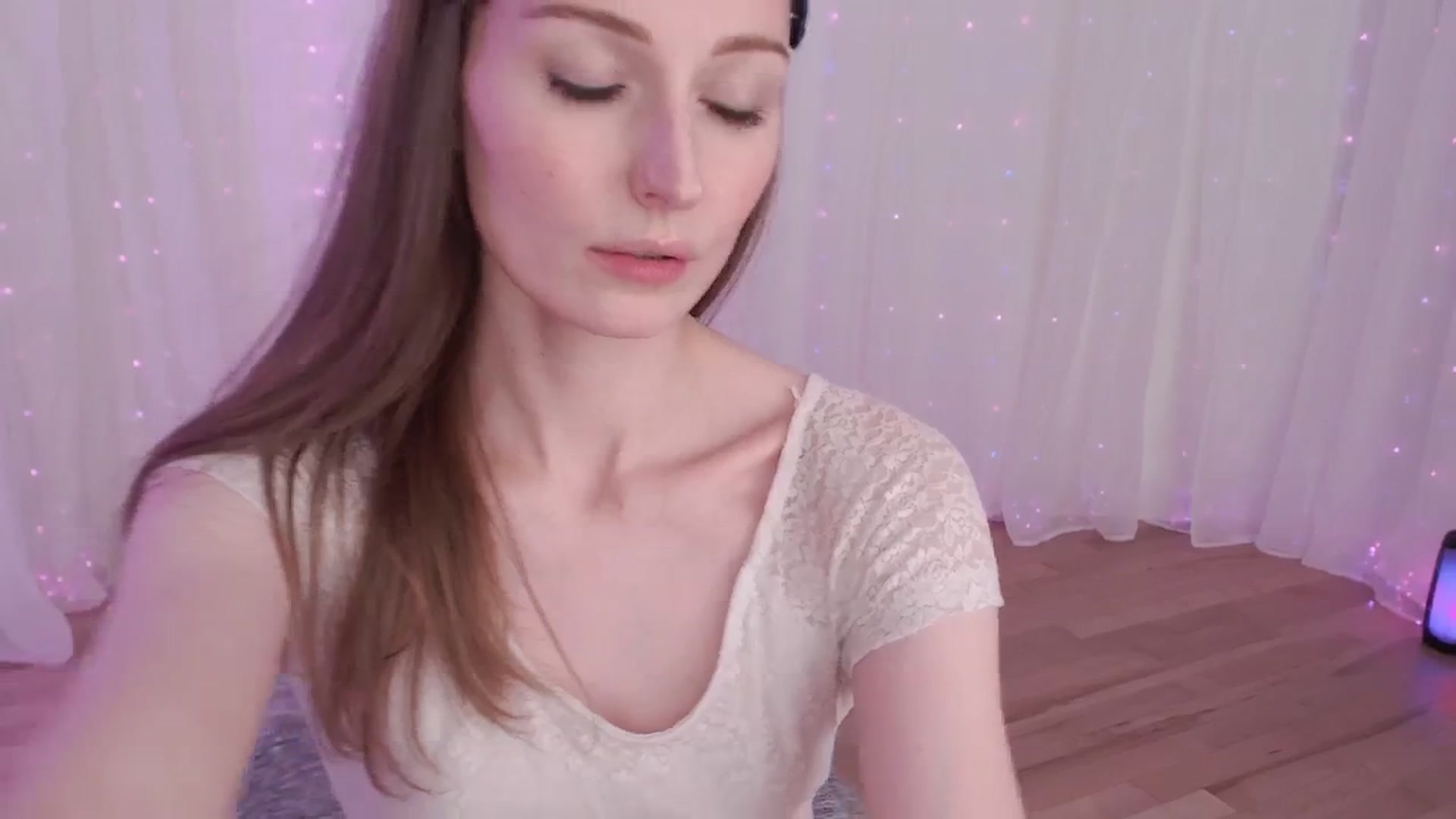 Gallery image thumbnail from Cosmo's myfreecams stream on, 11/02/2024, 24:57 image 18 of 20