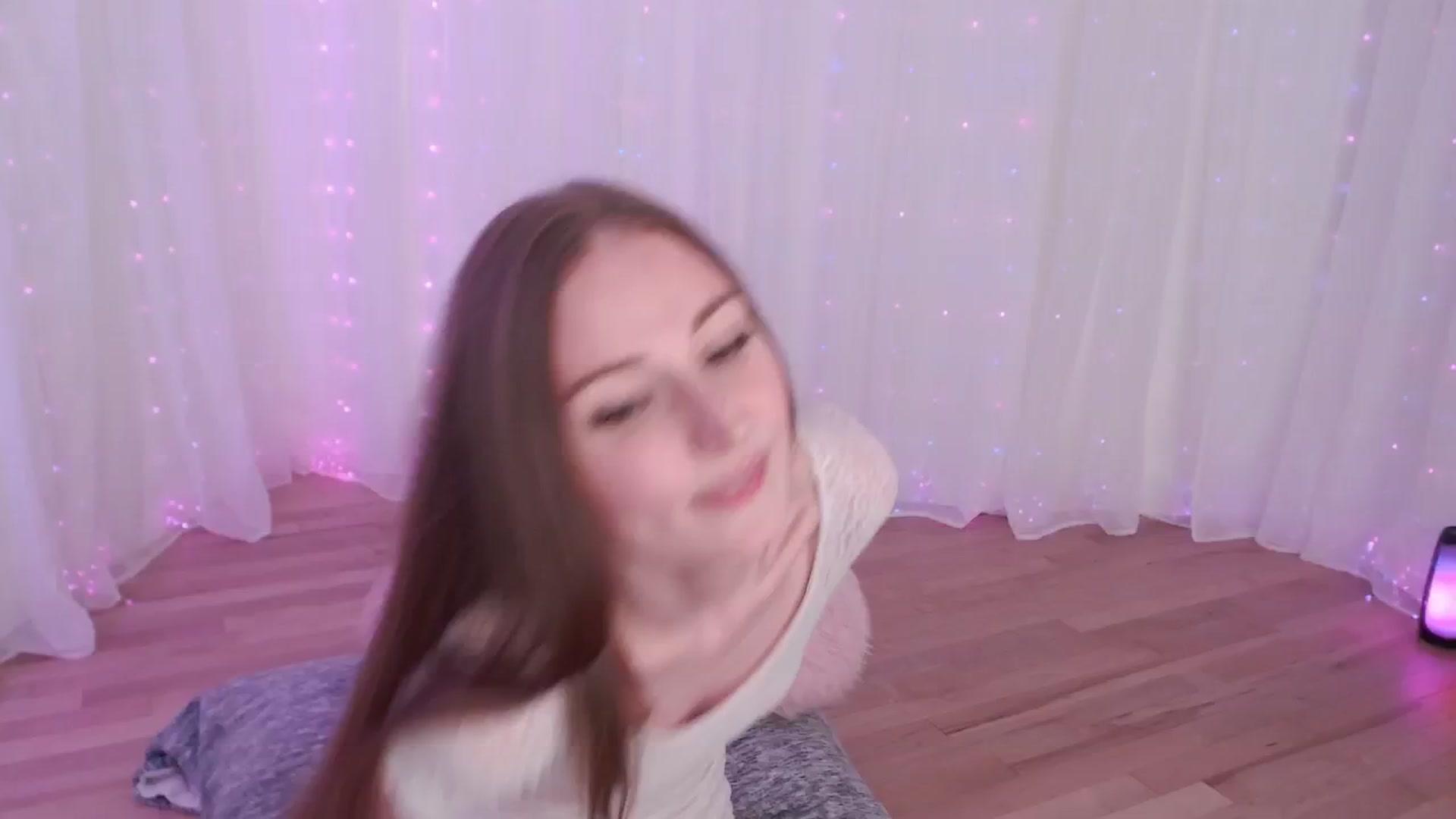 Gallery image thumbnail from Cosmo's myfreecams stream on, 11/02/2024, 03:09 image 11 of 20