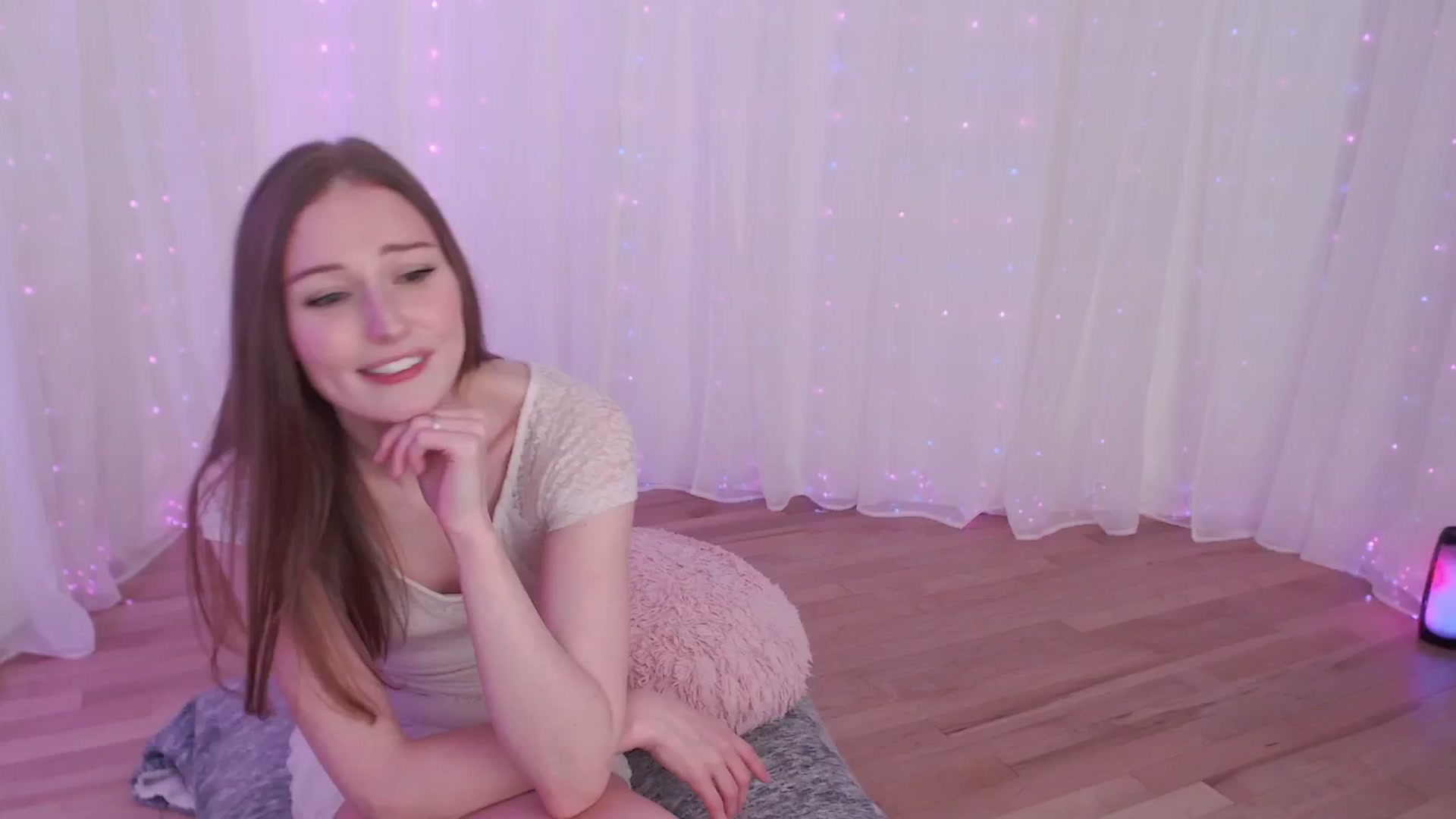 Gallery image thumbnail from Cosmo's myfreecams stream on, 11/02/2024, 03:09 image 9 of 20