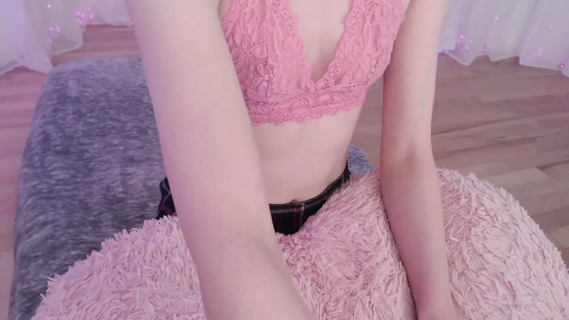 Gallery image thumbnail from Cosmo's myfreecams stream on, 11/24/2024, 03:34 image 14 of 20