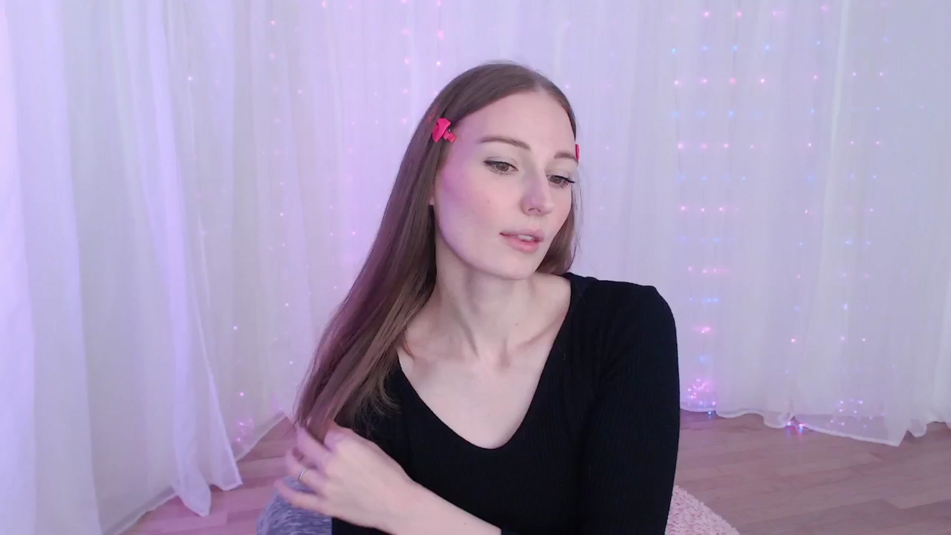 Gallery image thumbnail from Cosmo's myfreecams stream on, 11/25/2024, 22:03 image 4 of 20