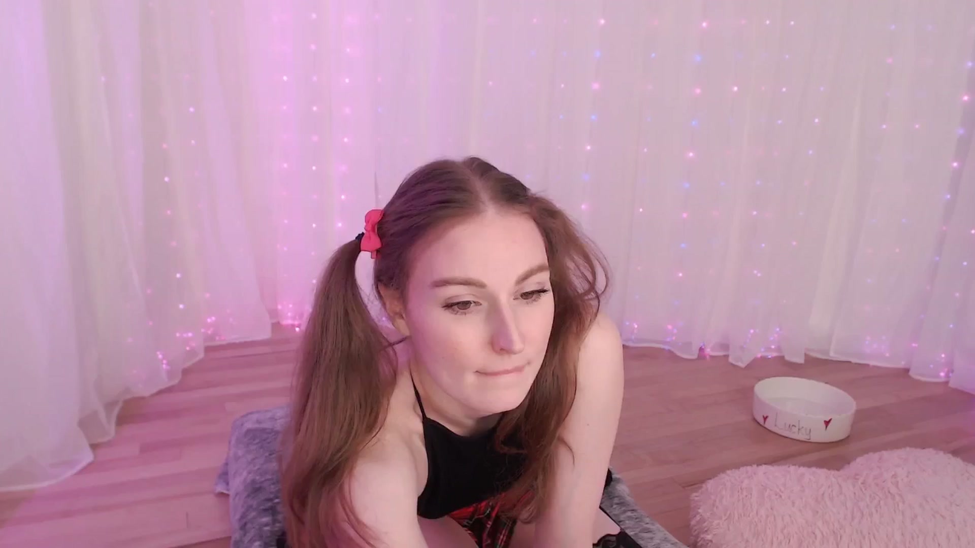 Gallery image thumbnail from Cosmo's myfreecams stream on, 12/21/2024, 04:31 image 3 of 20