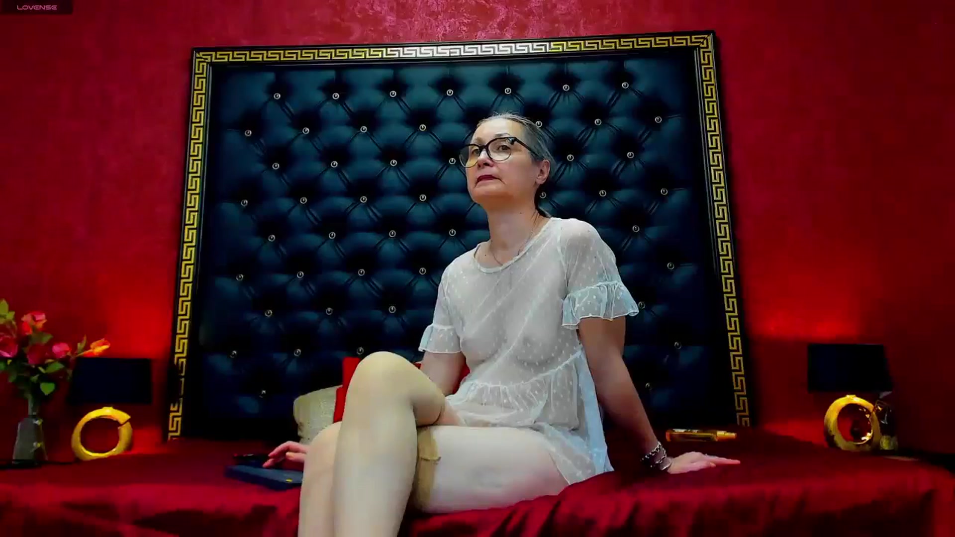 Gallery image thumbnail from CougarCleo's myfreecams stream on, 06/18/2024, 05:44 image 14 of 20
