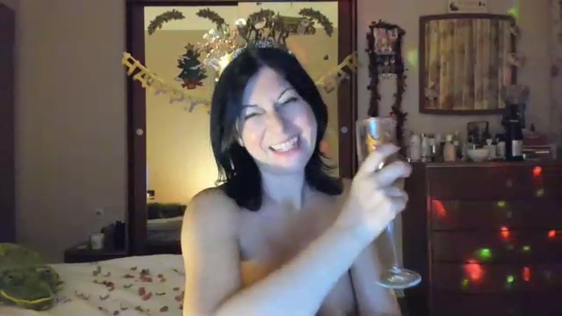 Gallery image thumbnail from Cougar_Fiona's myfreecams stream on, 01/02/2023, 24:40 image 17 of 20