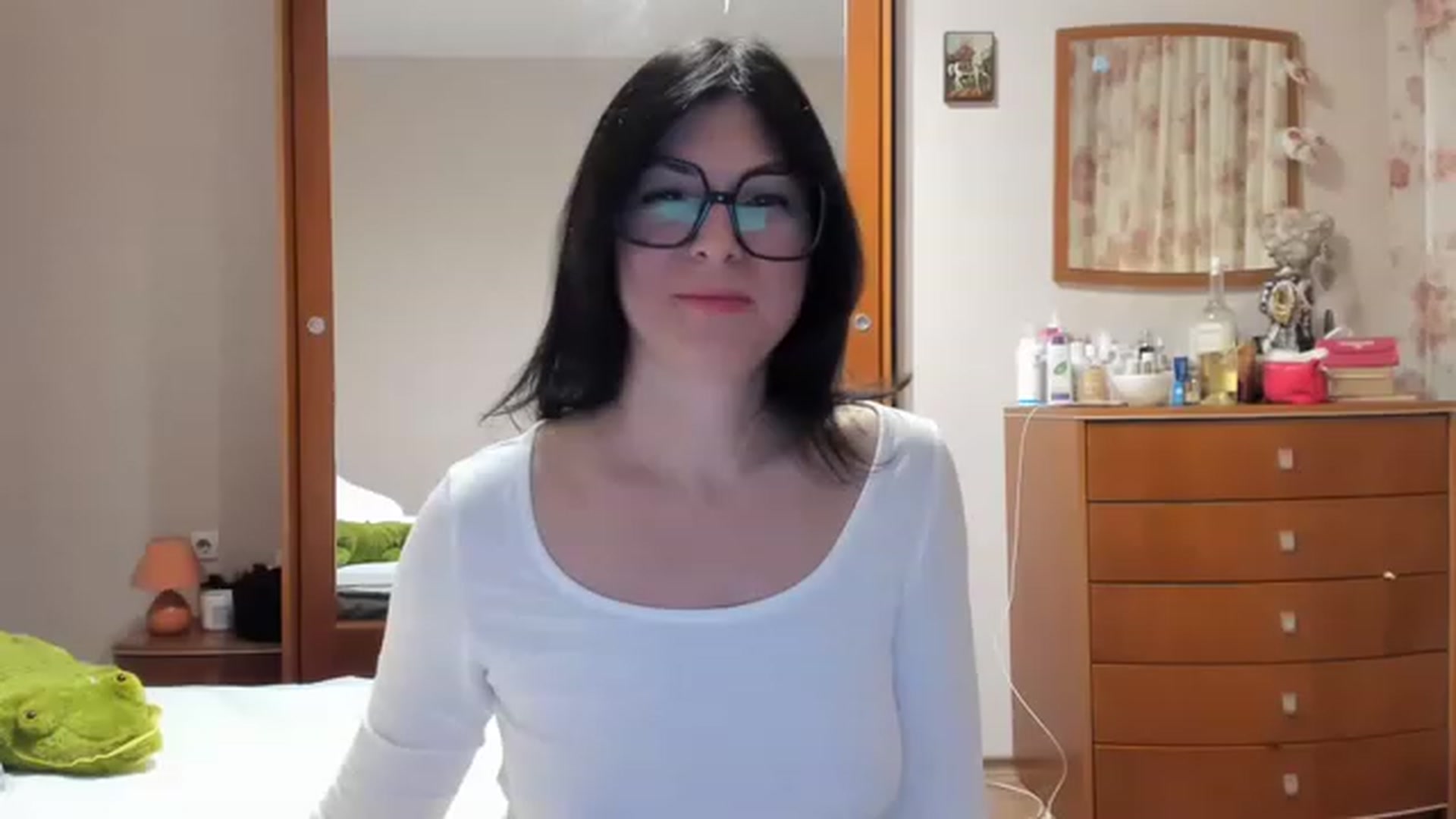 Gallery image thumbnail from Cougar_Fiona's myfreecams stream on, 01/21/2023, 24:01 image 9 of 20