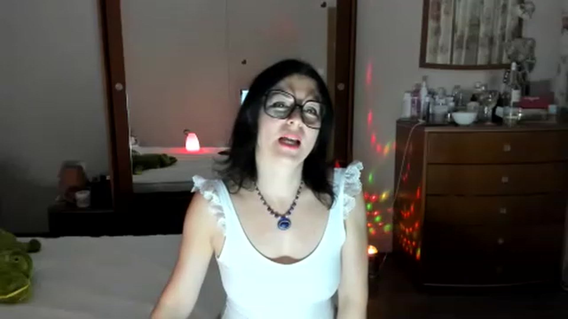 Gallery image thumbnail from Cougar_Fiona's myfreecams stream on, 02/06/2023, 24:15 image 16 of 20
