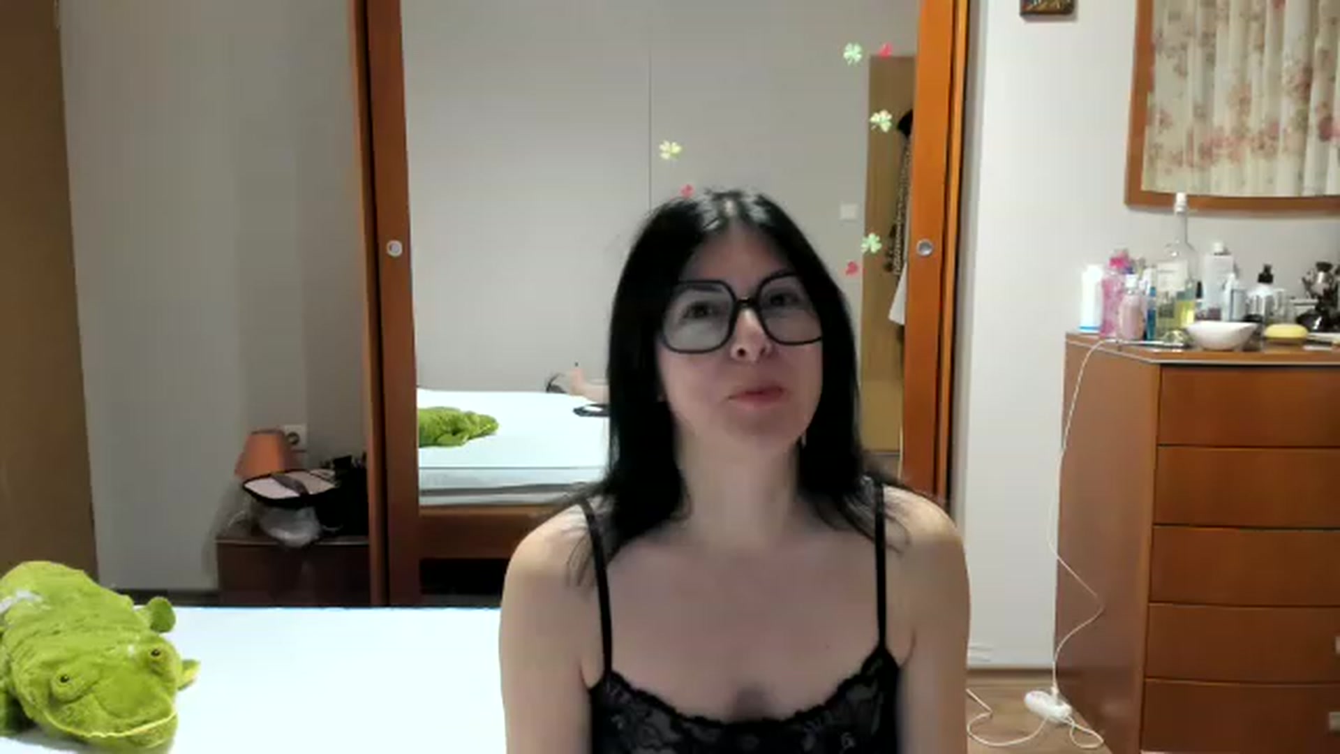 Gallery image thumbnail from Cougar_Fiona's myfreecams stream on, 03/05/2023, 23:53 image 4 of 20
